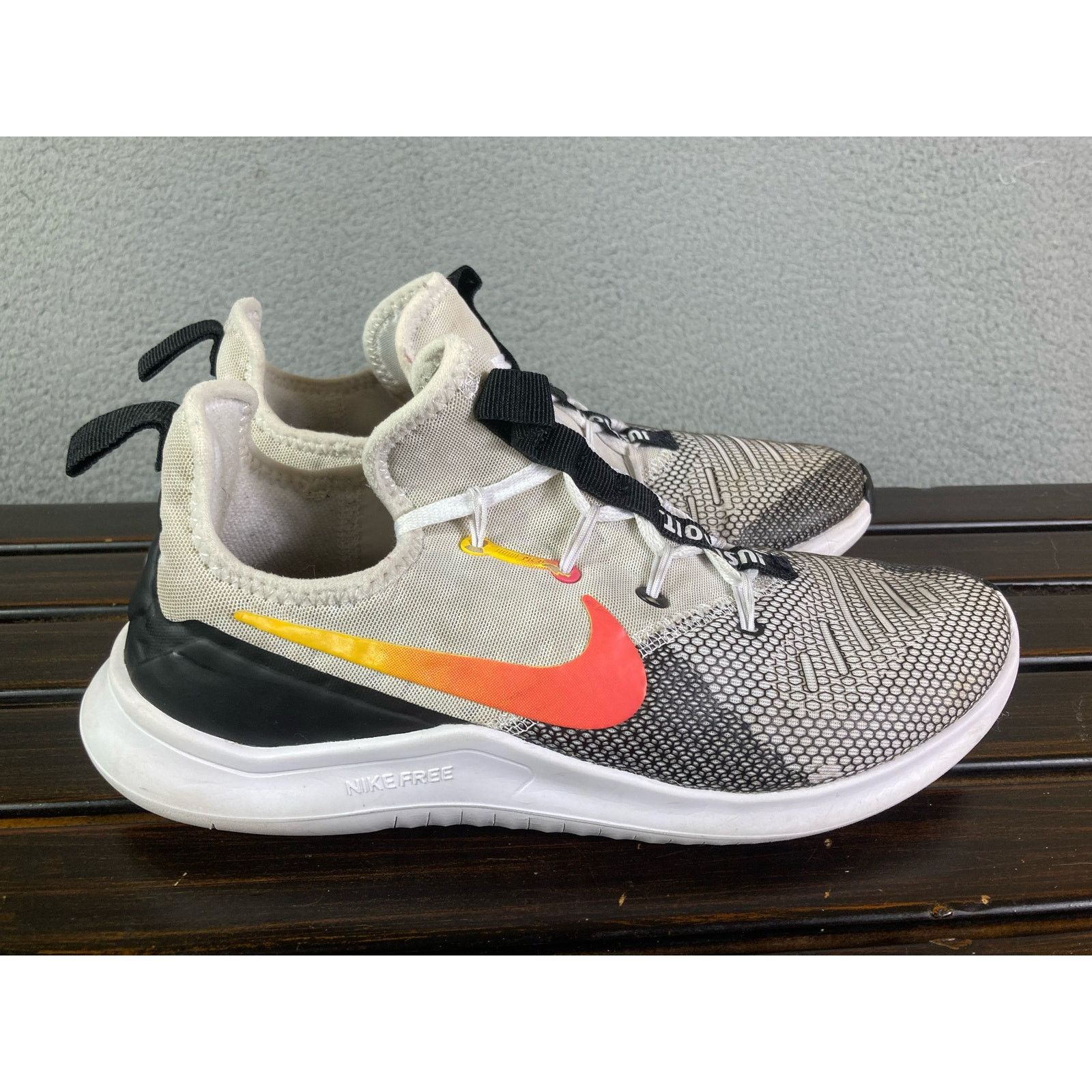 Nike Nike Free TR Laser Fuchsia Shoes Womens Size 8 Running Size US 8 / IT 38 - 3 Thumbnail
