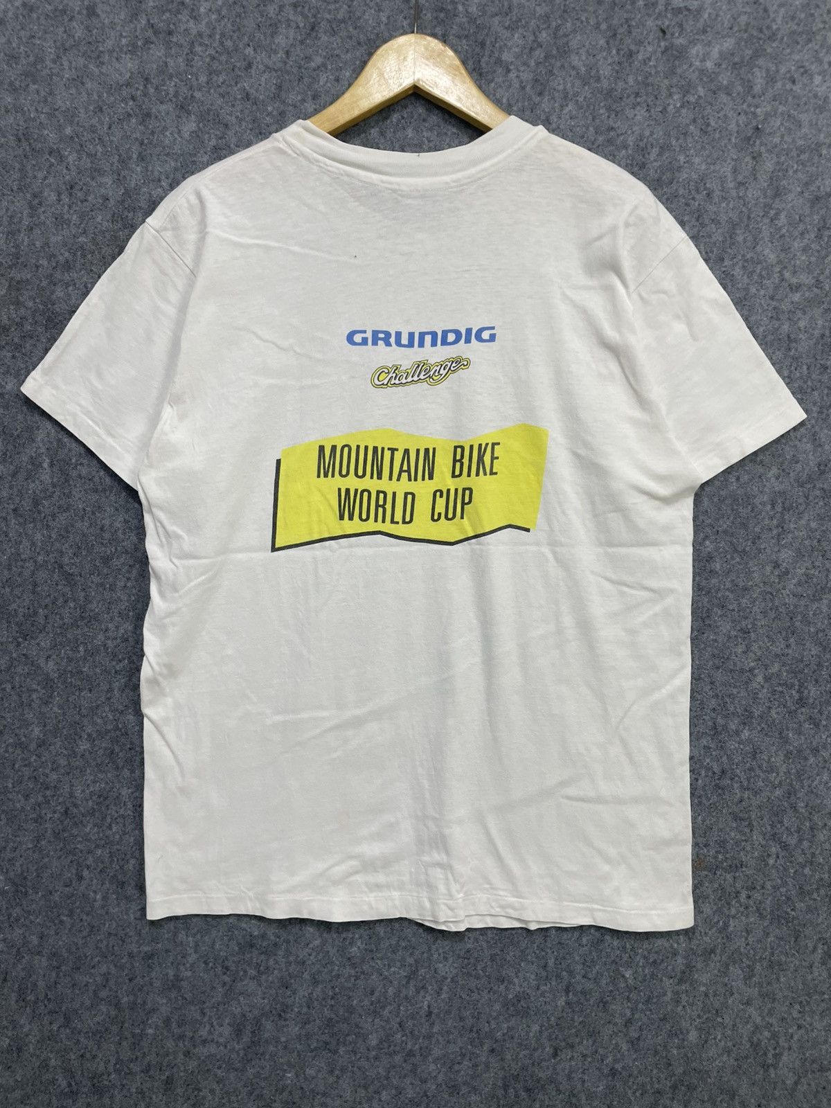 Vintage Vintage 90s Grundig Mountain Bike World Cup T-Shirt Size US L / EU 52-54 / 3 - 3 Thumbnail