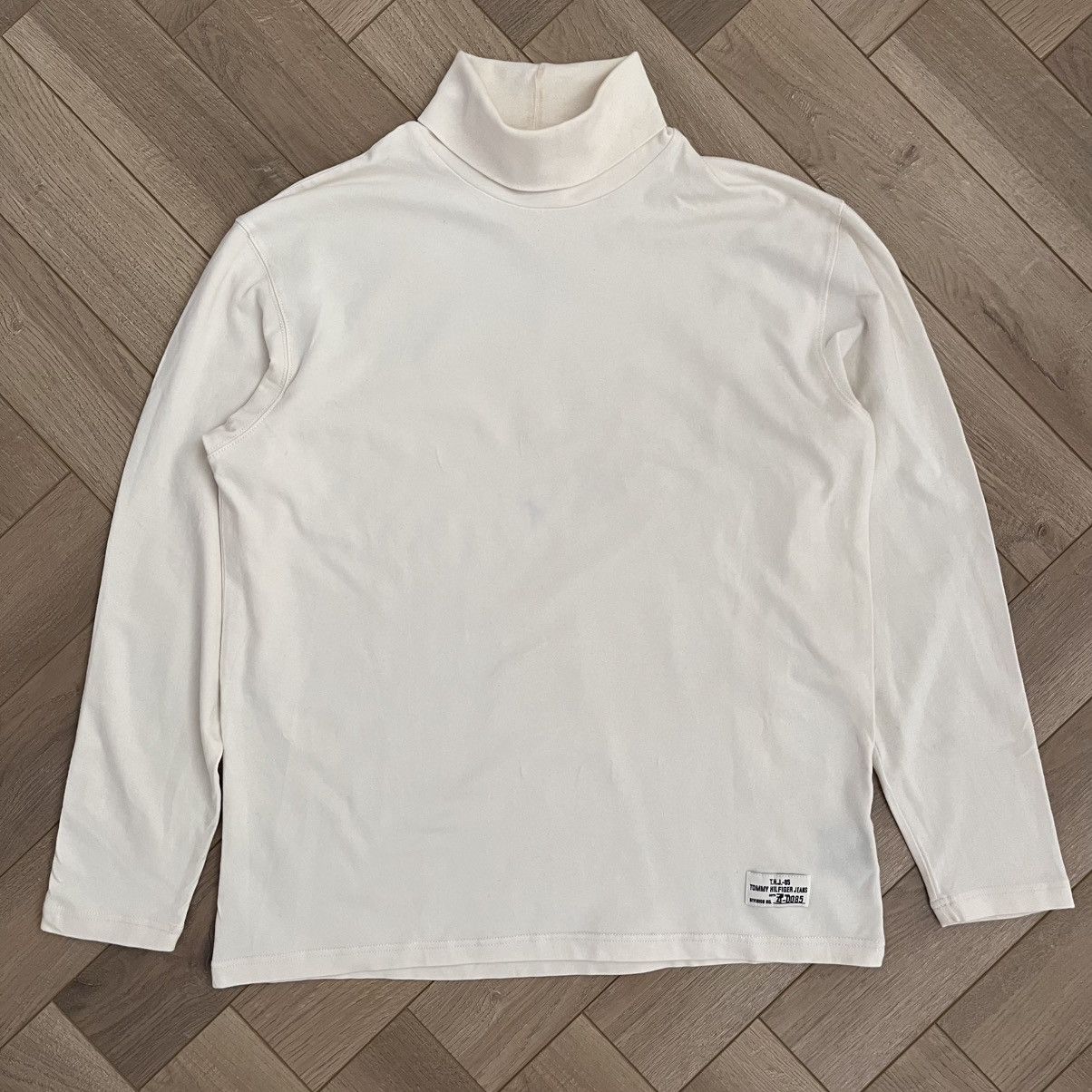 Tommy Hilfiger Tommy Hilfiger Jeans Vintage 2002 Roll Neck T Shirt Size US L / EU 52-54 / 3 - 1 Thumbnail