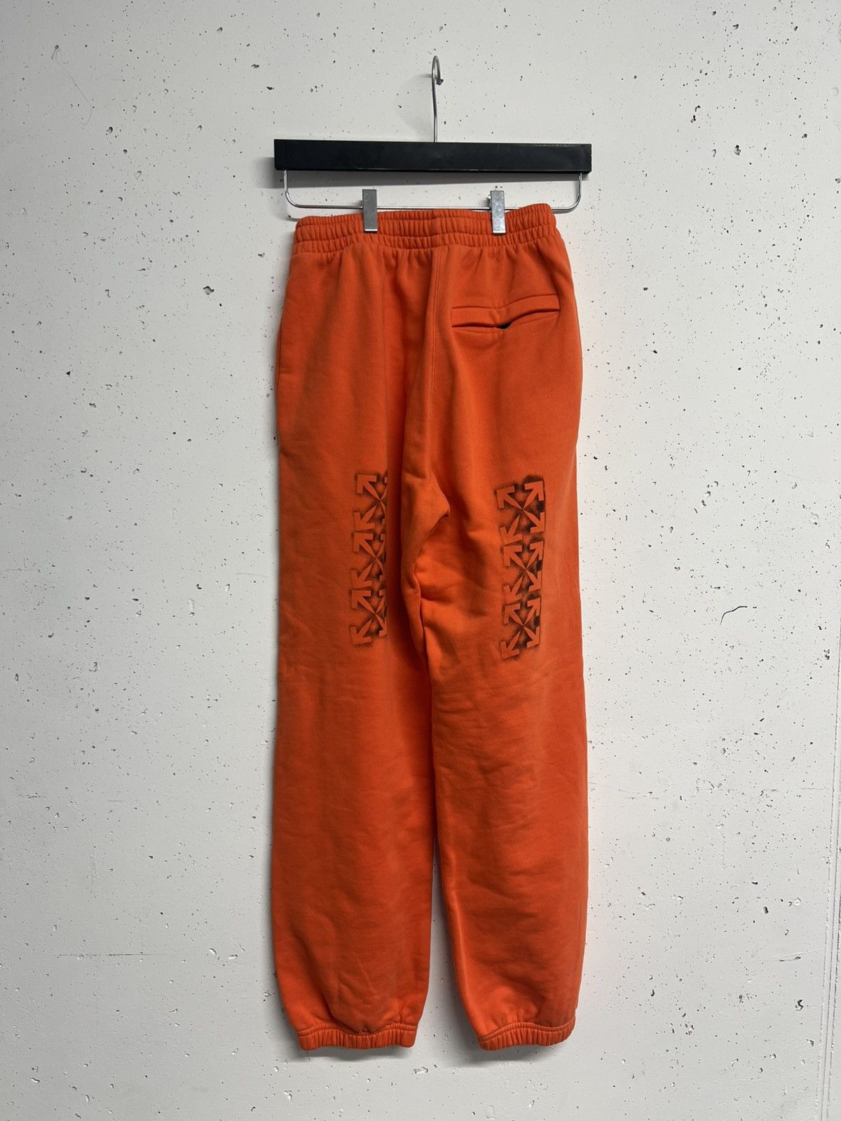 Off-White Orange Sprayed Arrows Logo Sweatpants Size US 28 / EU 44 - 1 Thumbnail