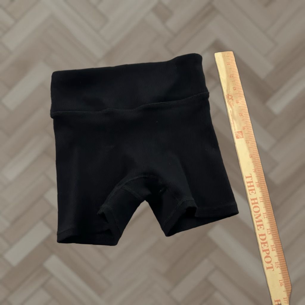 Vintage Monday Body Shorts Women's S Black Athletic Ribbed Body Compression Shorts Women Black S Size 28" / US 6 / IT 42 - 1 Thumbnail