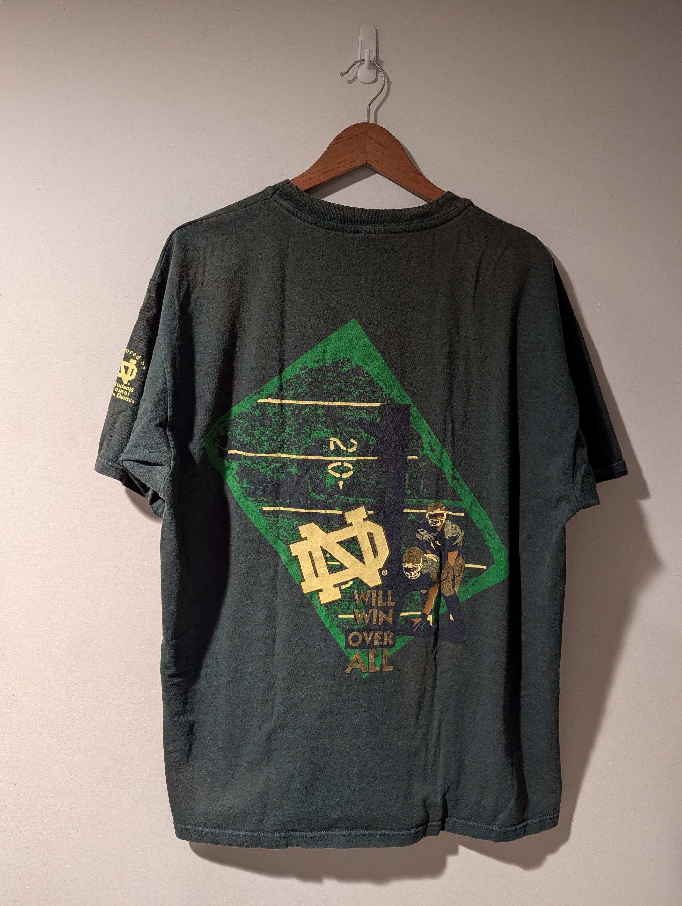 NCAA Vintage Notre Dame Football Shirt Sun Faded Thrashed Tee Size US XL / EU 56 / 4 - 1 Thumbnail