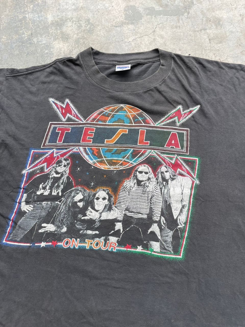 Band Tees Vintage 90s Tesla On Tour Band Tees Size US XL / EU 56 / 4 - 3 Thumbnail