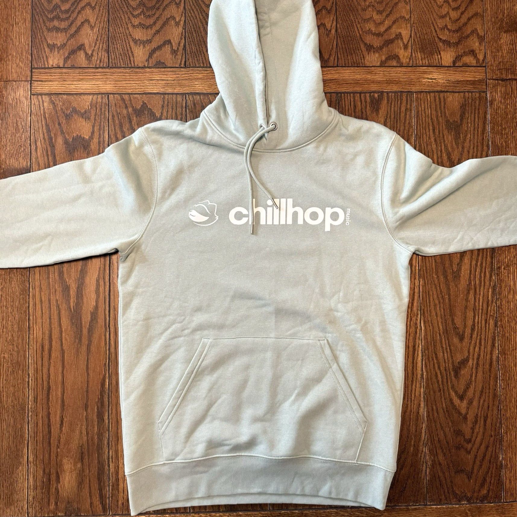 Logo 7 Chillpop Music Hoodie Men Green Size M Pullover Hooded Logo Sweatshirt Knit Cotton Polyester Chest Pocket Regular Fit 26.5 21 Pit to Pit New Size US M / EU 48-50 / 2 - 2 Thumbnail