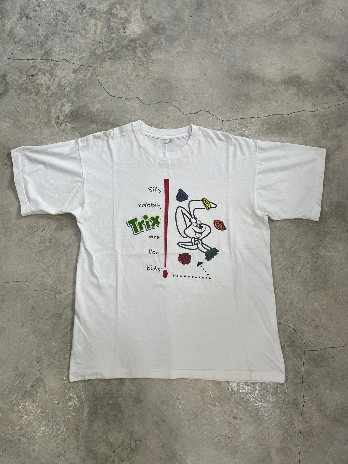Vintage Vintage 80’s Trix T-shirt Size US L / EU 52-54 / 3 - 1 Thumbnail