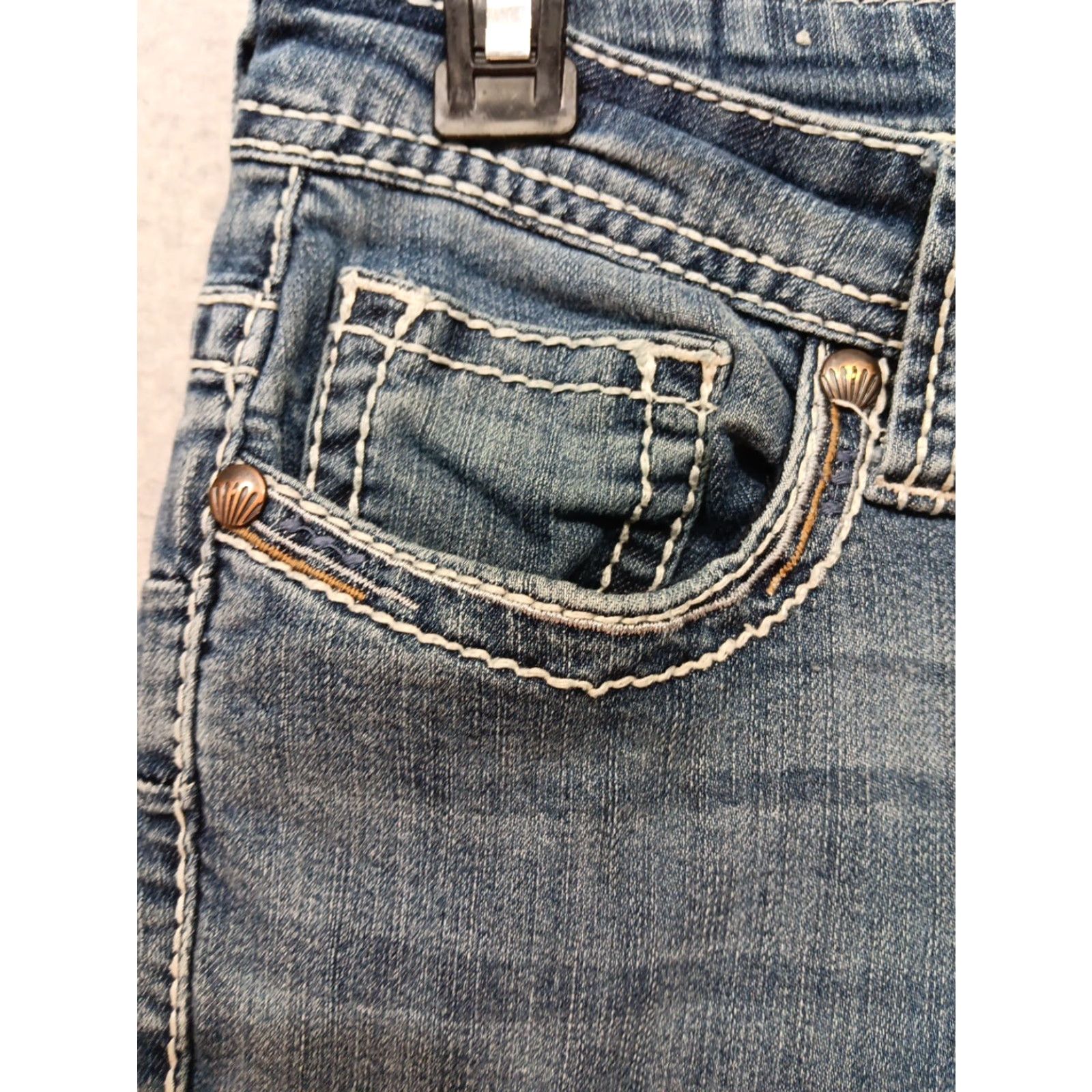 Vintage Shyanne Jeans Women Boots Cut Denim 27 Blue Medium Wash Slim 31 Inseam 5-Pocket Zip Button Distressed No N/A Size 27" / US 4 / IT 40 - 5 Thumbnail