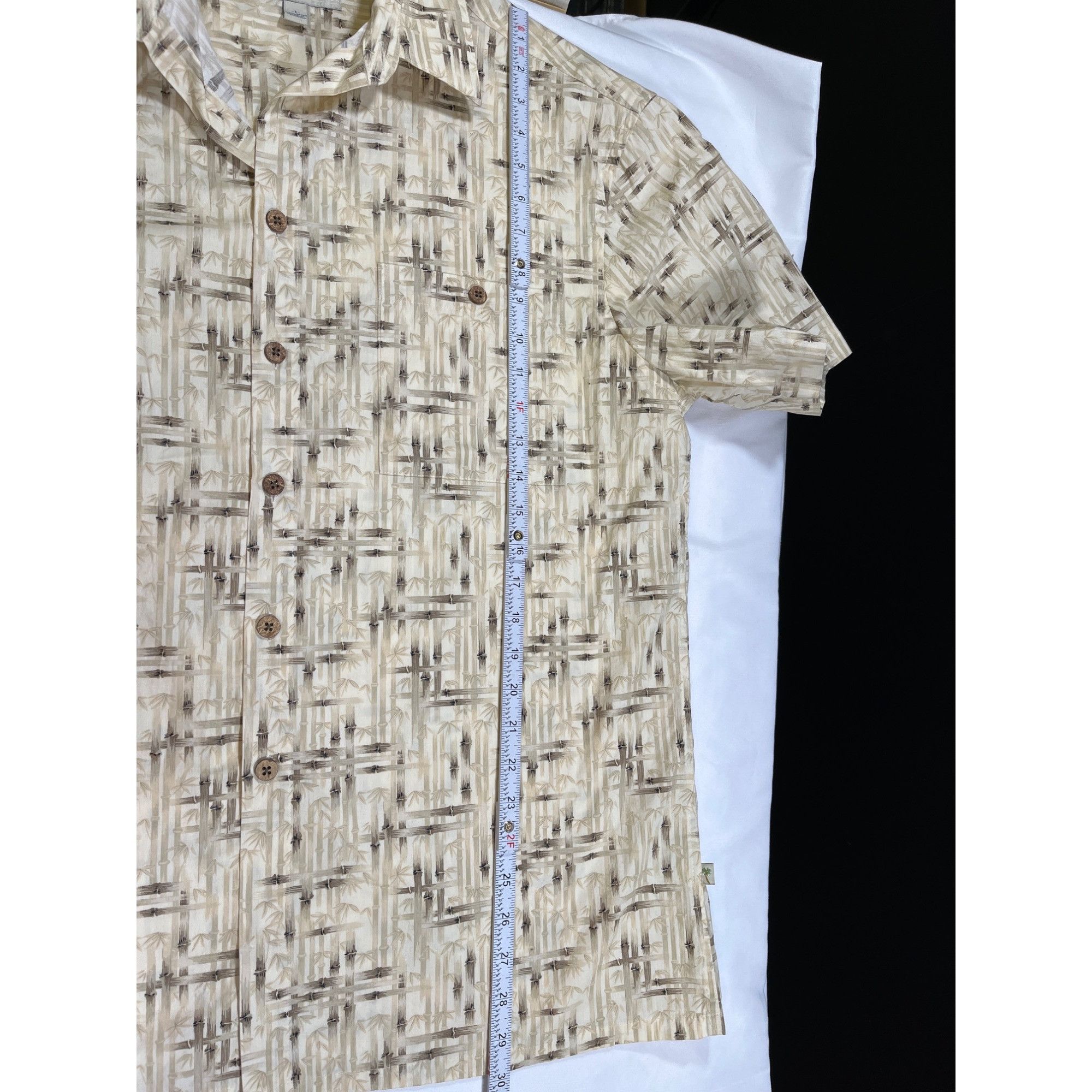 Island Shores Island Shores SKU 7732 Mens Bamboo Print Short Sleeve Button Size US L / EU 52-54 / 3 - 5 Thumbnail
