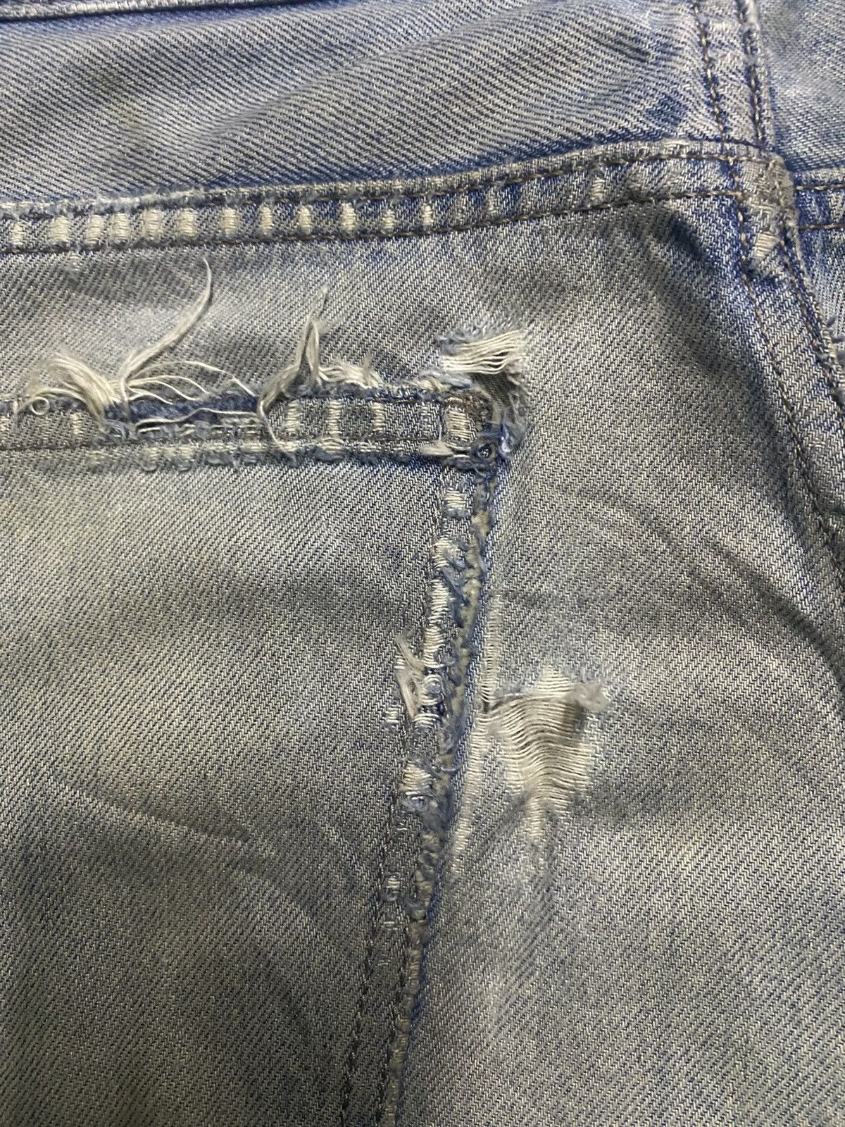 Uniqlo Vintage Japanese Uniqlo Grunge Distressed Tappered Leg Jeans Size US 34 / EU 50 - 17 Thumbnail