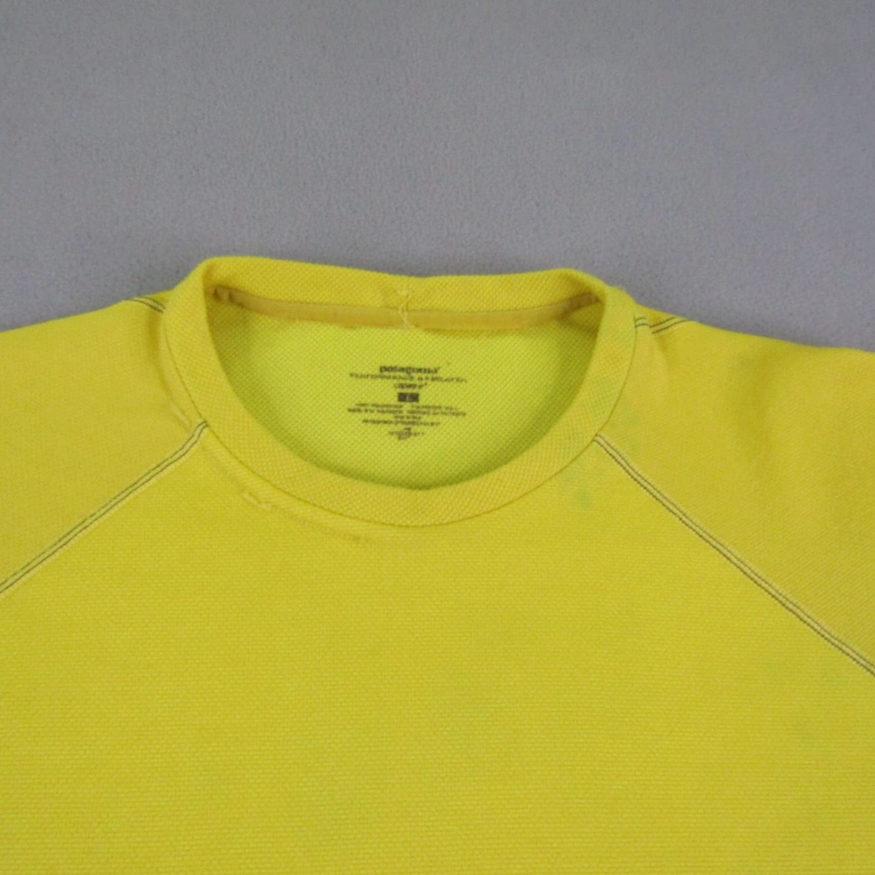 Patagonia VINTAGE Patagonia Shirt Womens Large Yellow Capilene 3 Performance Baselayer Size L / US 10 / IT 46 - 2 Thumbnail