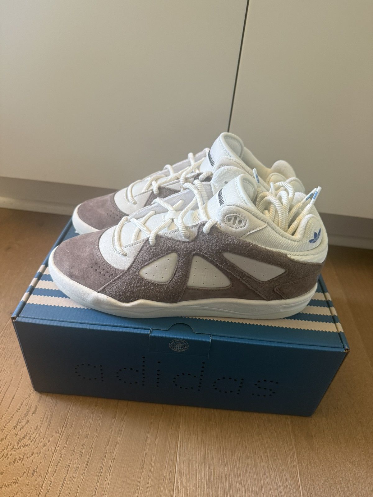 Adidas Adidas Bad Bunny Badbo 1.0 Size 8.5 Mens 0640/1994 In Hand Size US 8.5 / EU 41-42 - 3 Thumbnail