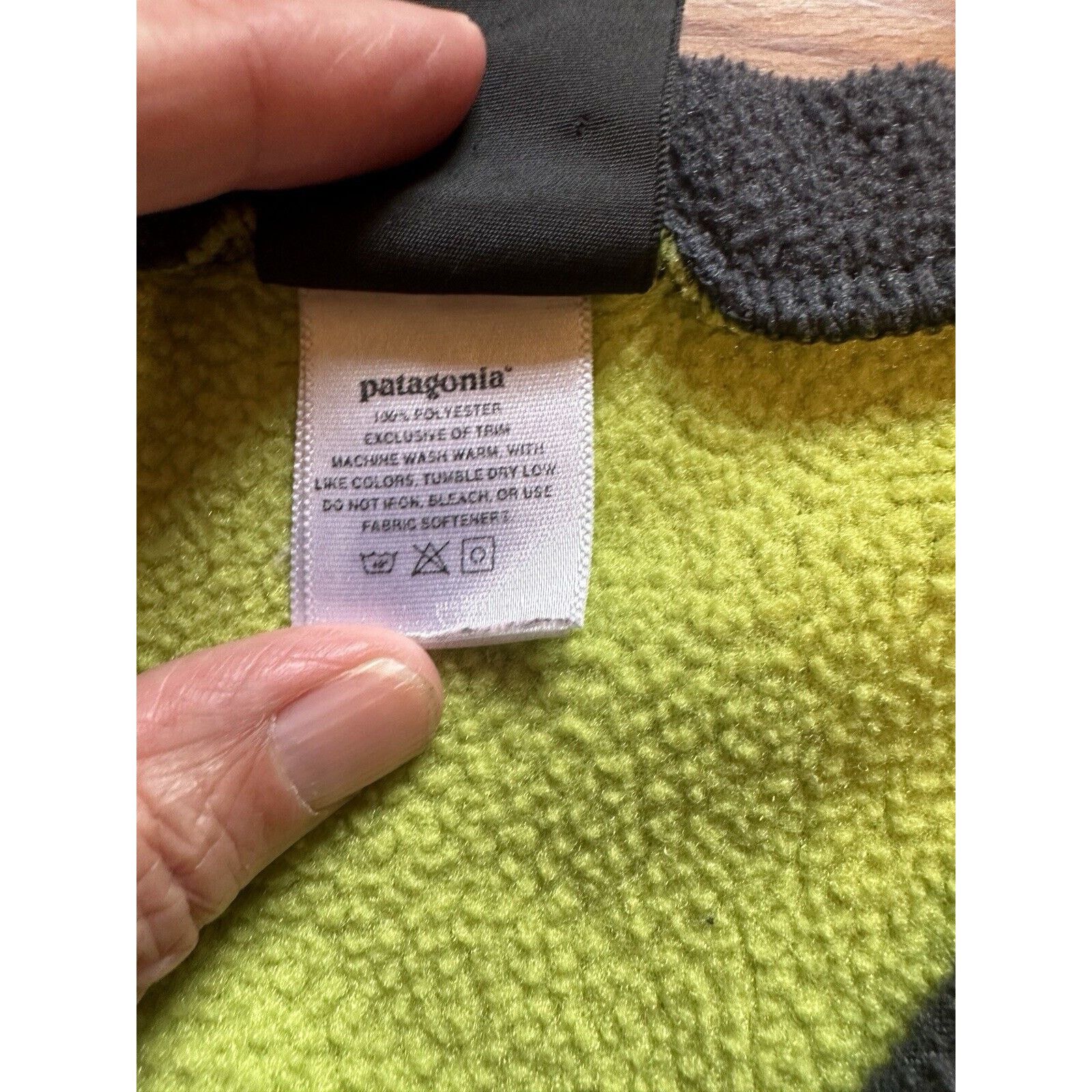 Patagonia Vintage Patagonia Capilene V-Neck Fleece Base Layer XL USA Size US XL / EU 56 / 4 - 4 Thumbnail