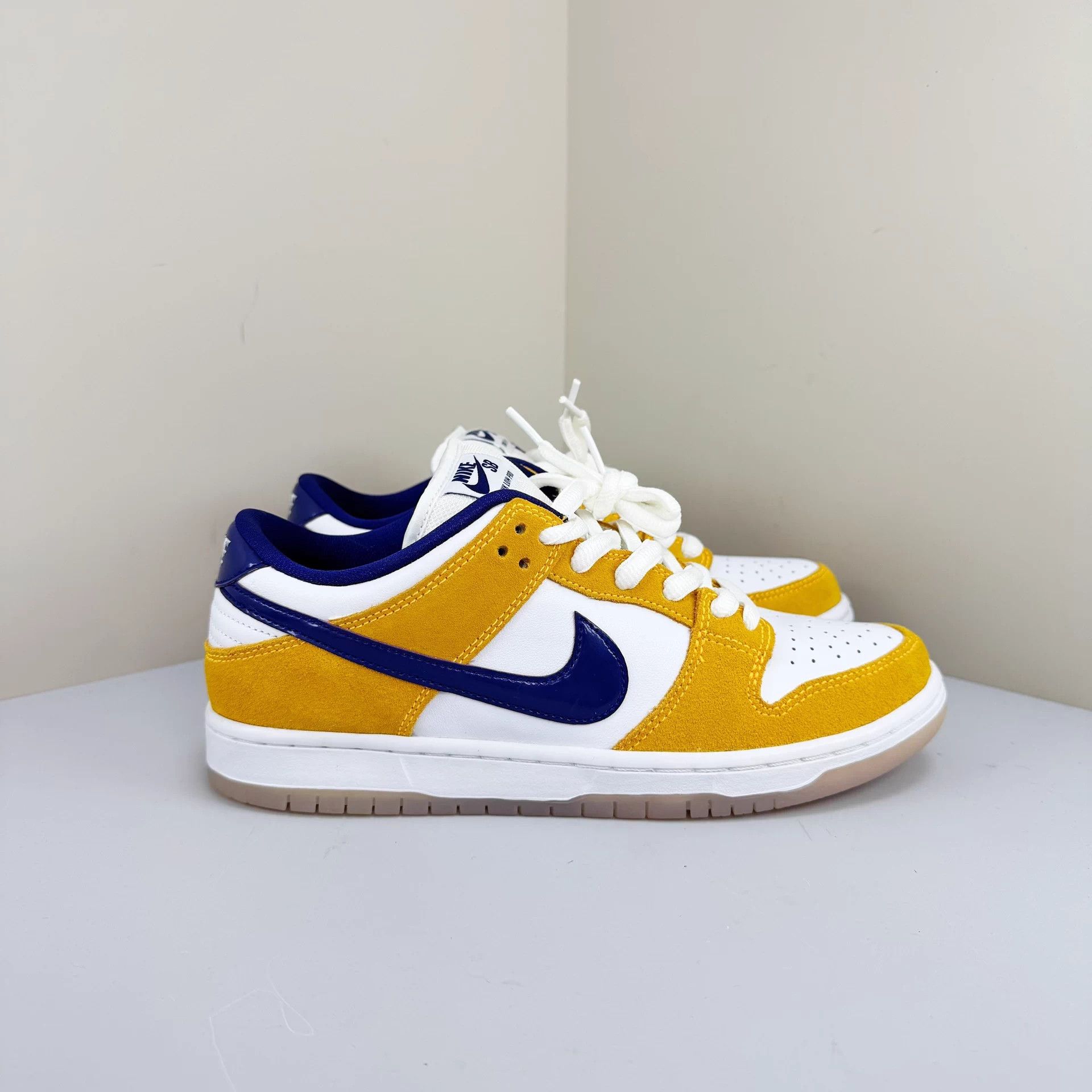 Nike Nike Dunk SB Lakers Purple & Gold 40.5 Size US 7.5 / EU 40-41 - 4 Thumbnail