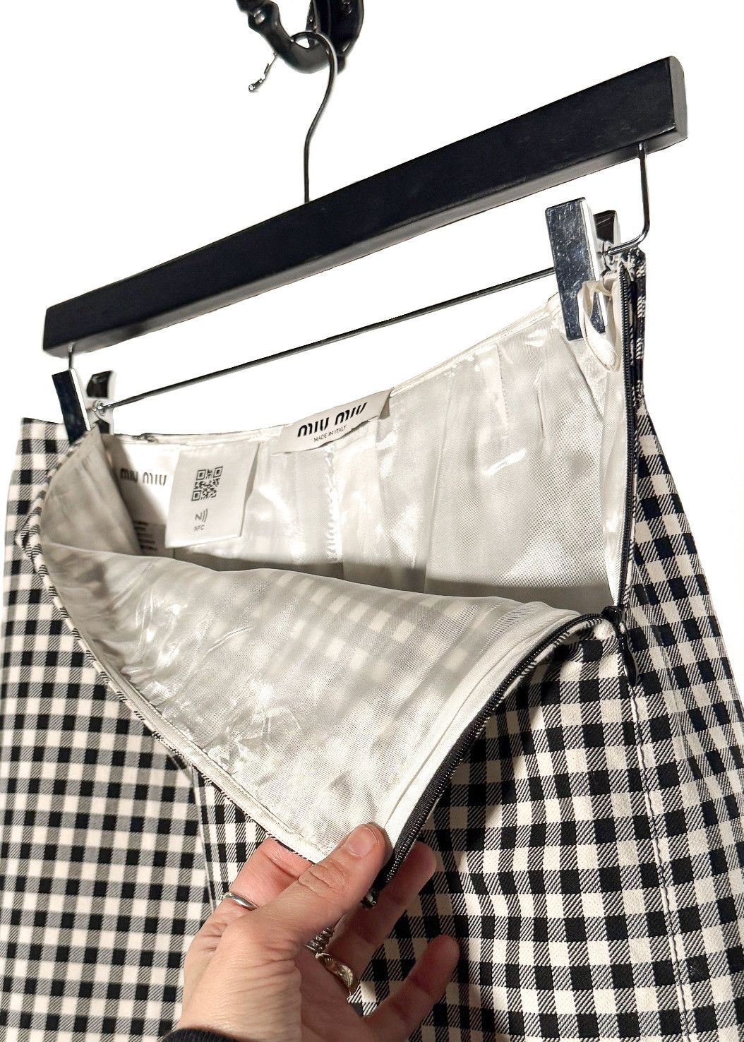 Miu Miu Miu Miu 2022 Black Ivory Gingham Check Pencil Skirt Size 28" / US 6 / IT 42 - 6 Thumbnail