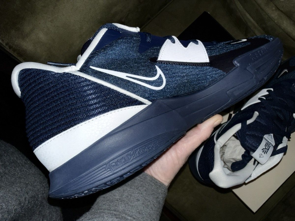 Nike Nike Kyrie 5 TB Promo (players only) Midnight Navy, NEW!! Size US 14 / EU 47 - 12 Thumbnail