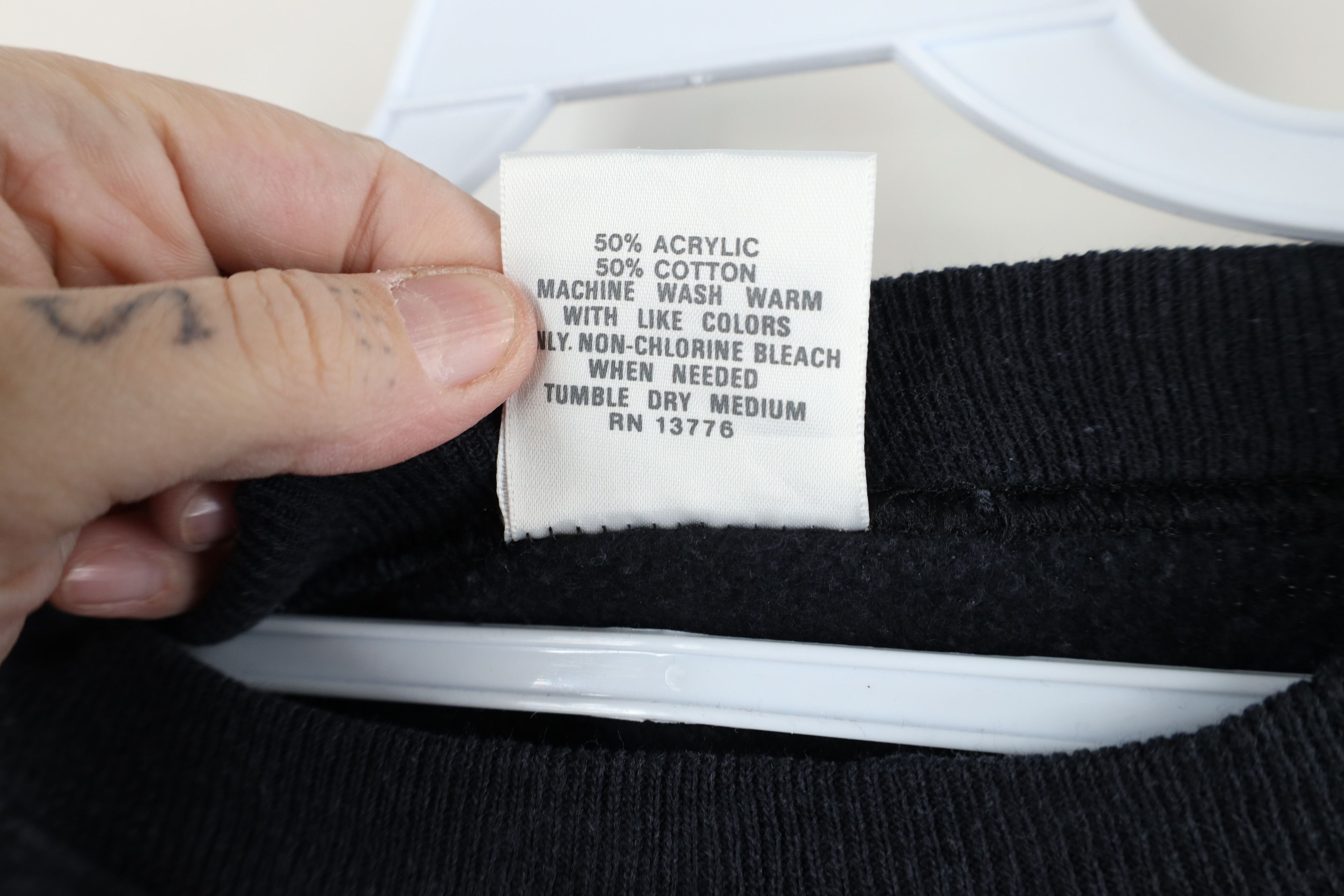 Hanes Vtg 80s 90s Hanes Blank Crewneck Sweatshirt Black USA Size L / US 10 / IT 46 - 9 Thumbnail