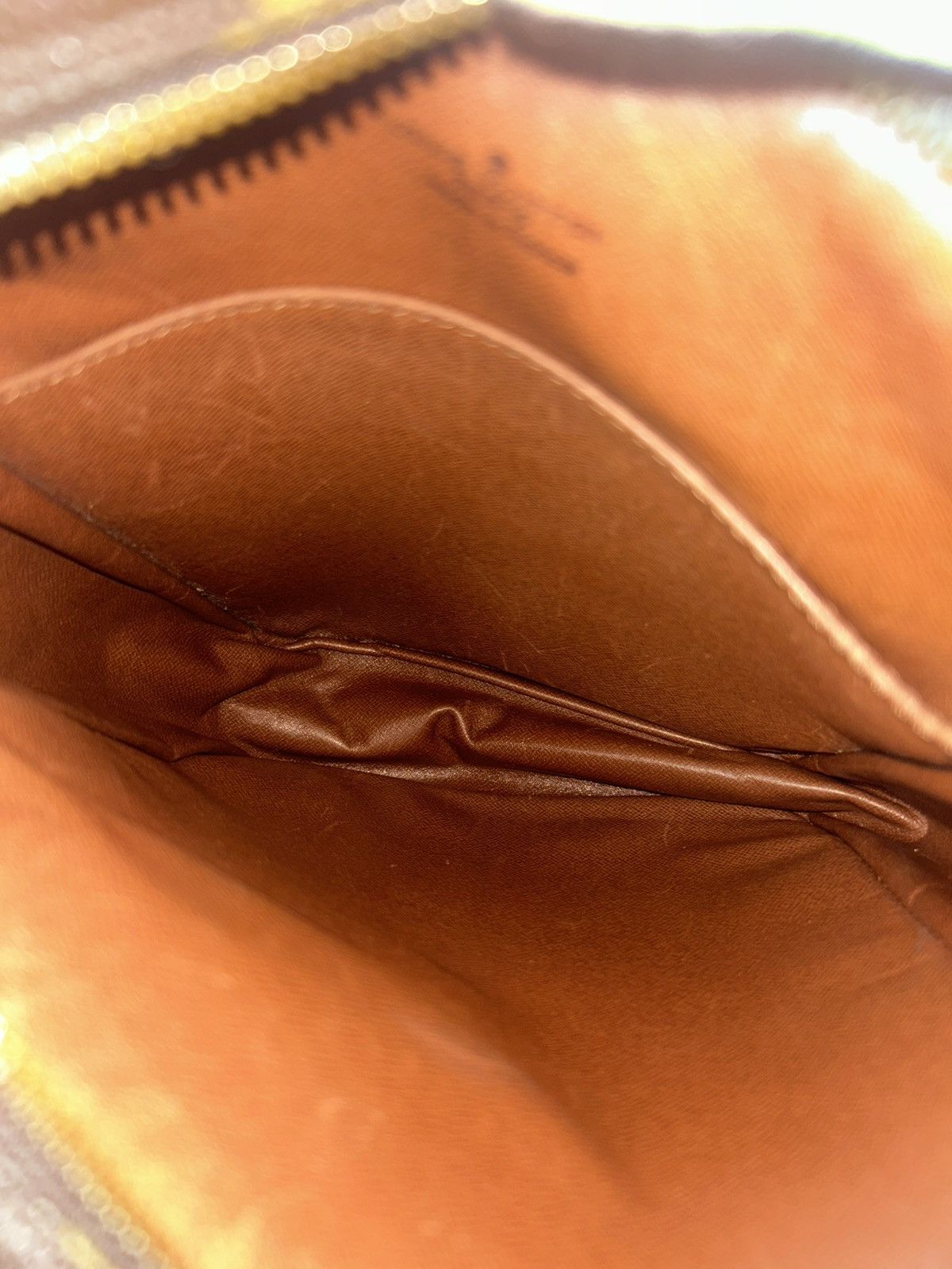 Louis Vuitton Louis Vuitton Monogram Crossbody Bag Size ONE SIZE - 4 Thumbnail