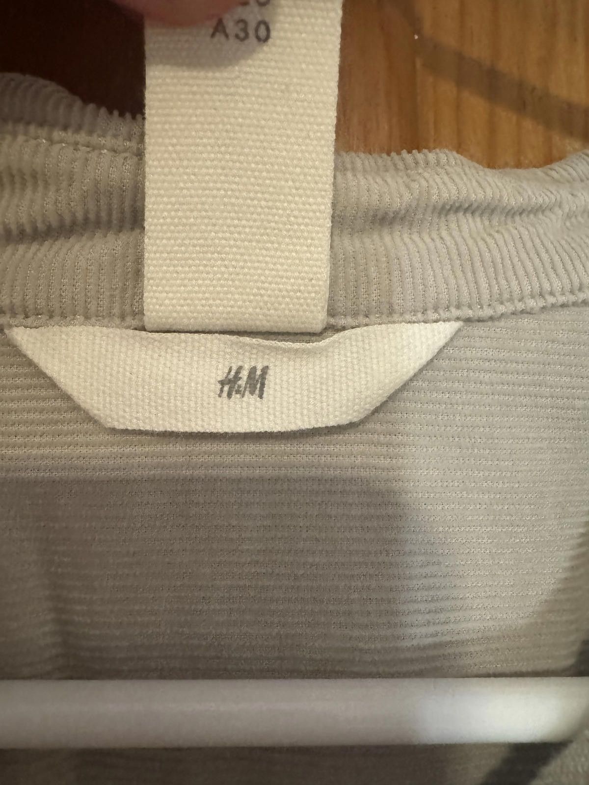 H&M Women's Casual Long Sleeve Button-Up Shirt, Size Large Size ONE SIZE - 4 Thumbnail