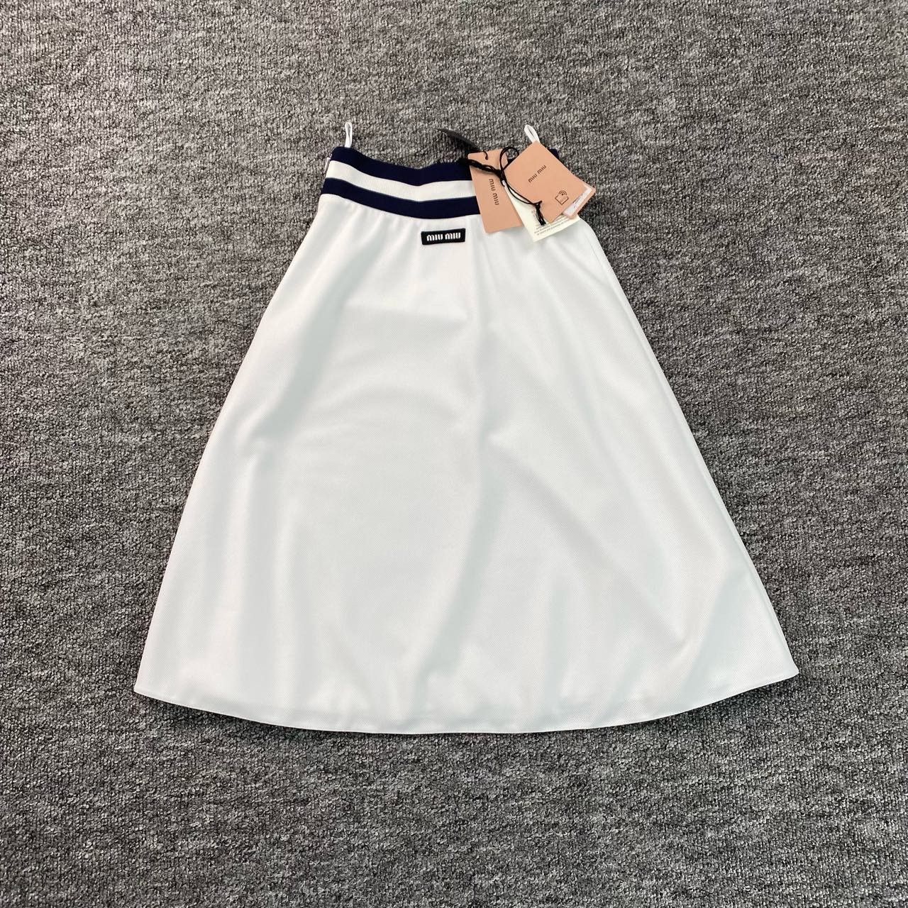 Miu Miu Miu Miu Retro Striped White Skirt 26 Women Size 26" / US 2 / IT 38 - 1 Thumbnail