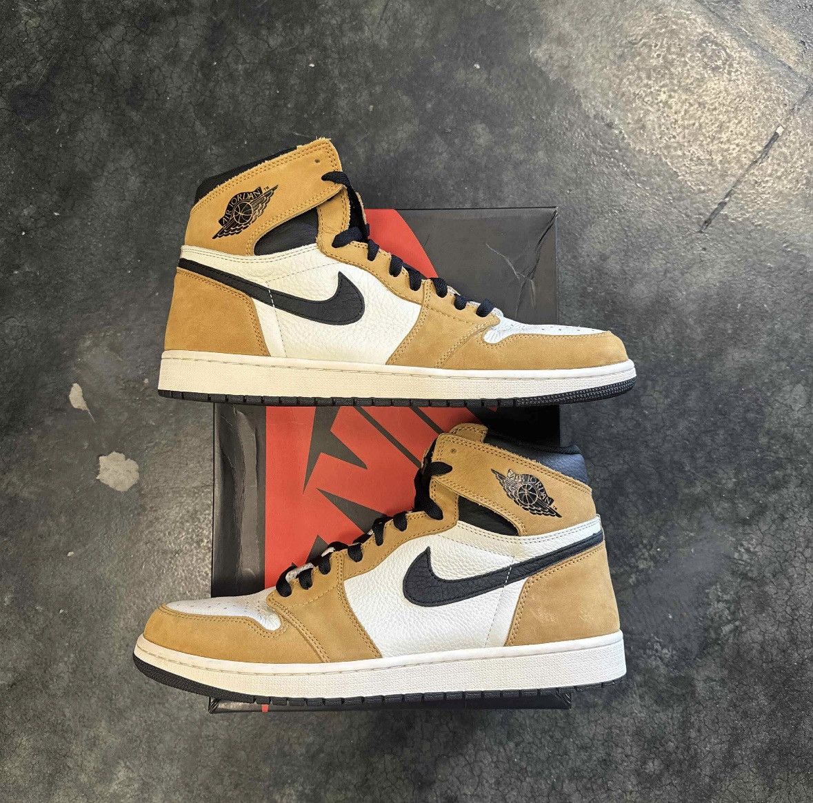 Nike Jordan 1 High Rookie Of The Year Size US 12.5 / EU 45-46 - 1 Thumbnail