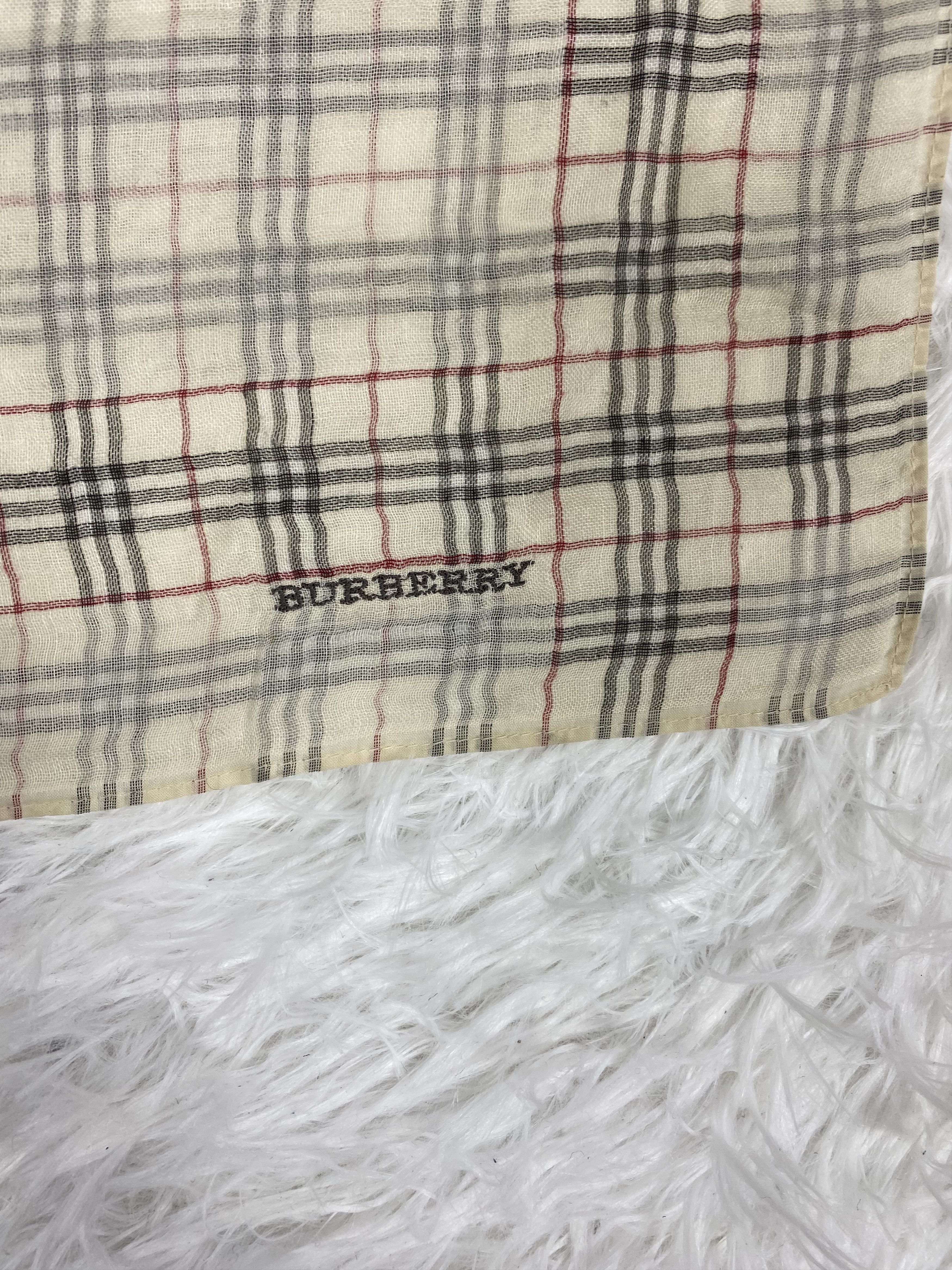 Burberry × Vintage Vintage Burberry Handkerchief PH0053 Size ONE SIZE - 5 Thumbnail