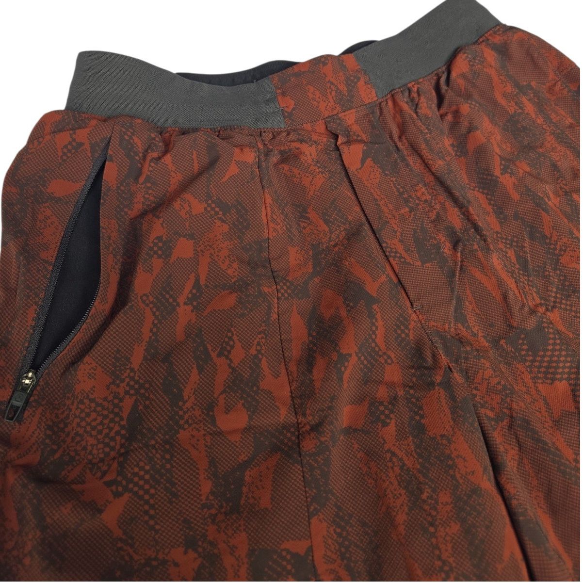 Lululemon Lululemon | 7" License to Train Linerless Shorts | Medium Size US 28 / EU 44 - 2 Thumbnail