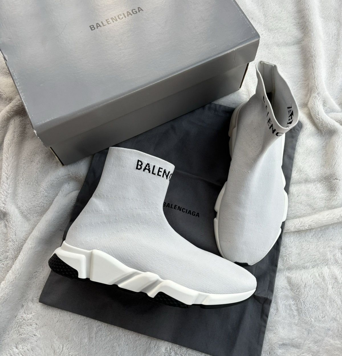 Balenciaga Balenciaga White Front Logo Speed Runners Size US 11 / EU 44 - 1 Thumbnail