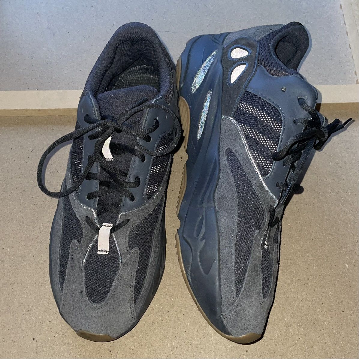 Adidas × Yeezy Yeezy 700 Utility Black Size US 12.5 / EU 45-46 - 4 Thumbnail