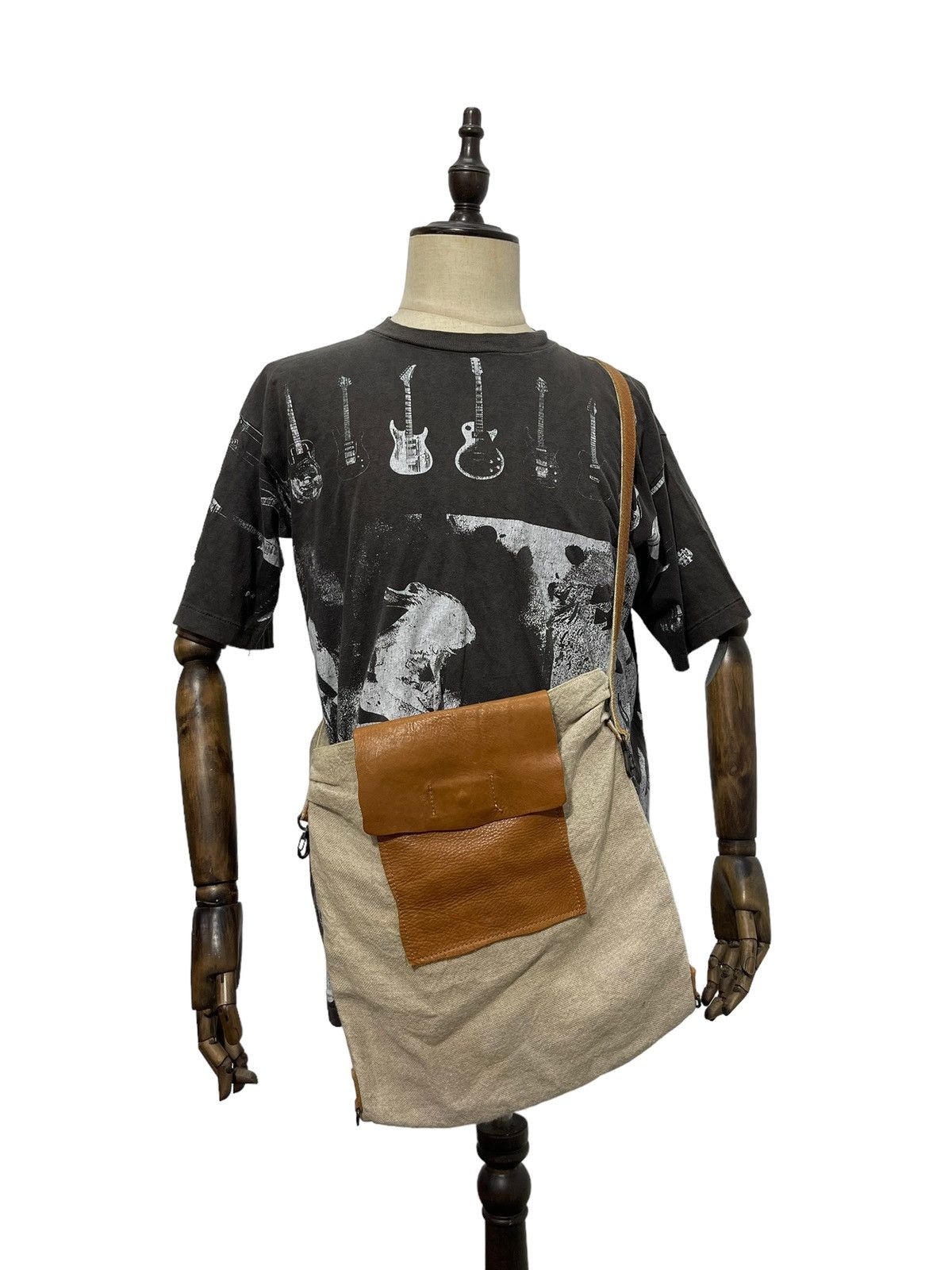 Japanese Brand Linen and Leather Arome de Muguet Messenger Bag Size ONE SIZE - 4 Thumbnail