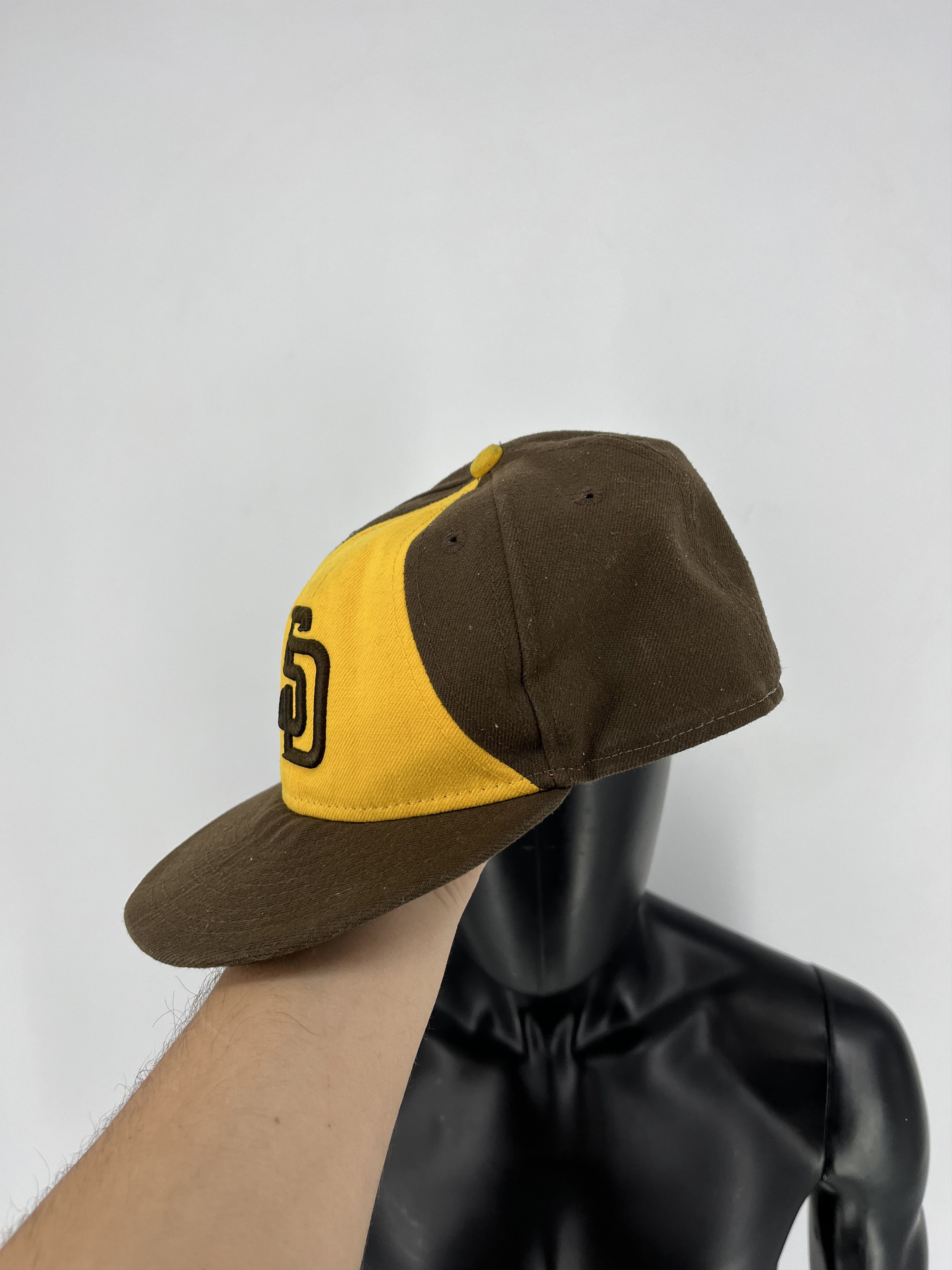 New Era Vintage Y2K Stretwear San Diego Padres fitted hat Size ONE SIZE - 3 Thumbnail