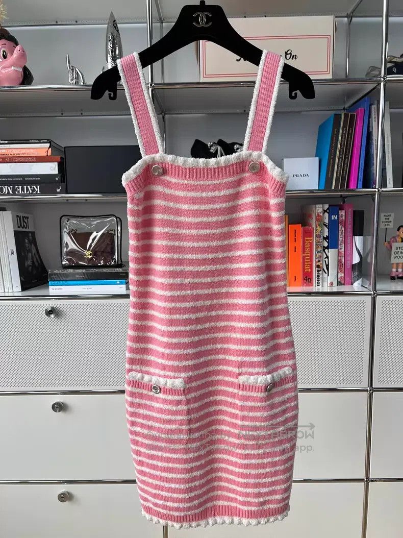 Chanel Chanel 20S pink and white striped two-pocket cashmere knit Size XS / US 0-2 / IT 36-38 - 1 Thumbnail