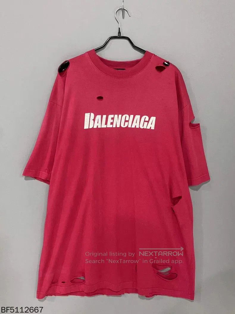 Balenciaga Balenciaga Distressed Logo Short Sleeve. Size US XS / EU 42 / 0 - 1 Thumbnail