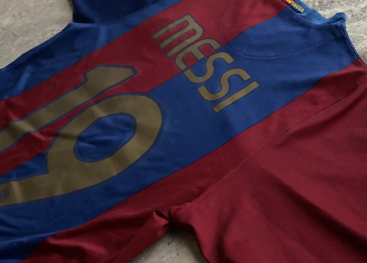 Vintage Messi 2006-2007 Kit F.C Barcelona #19 (Like New) Size US M / EU 48-50 / 2 - 17 Thumbnail