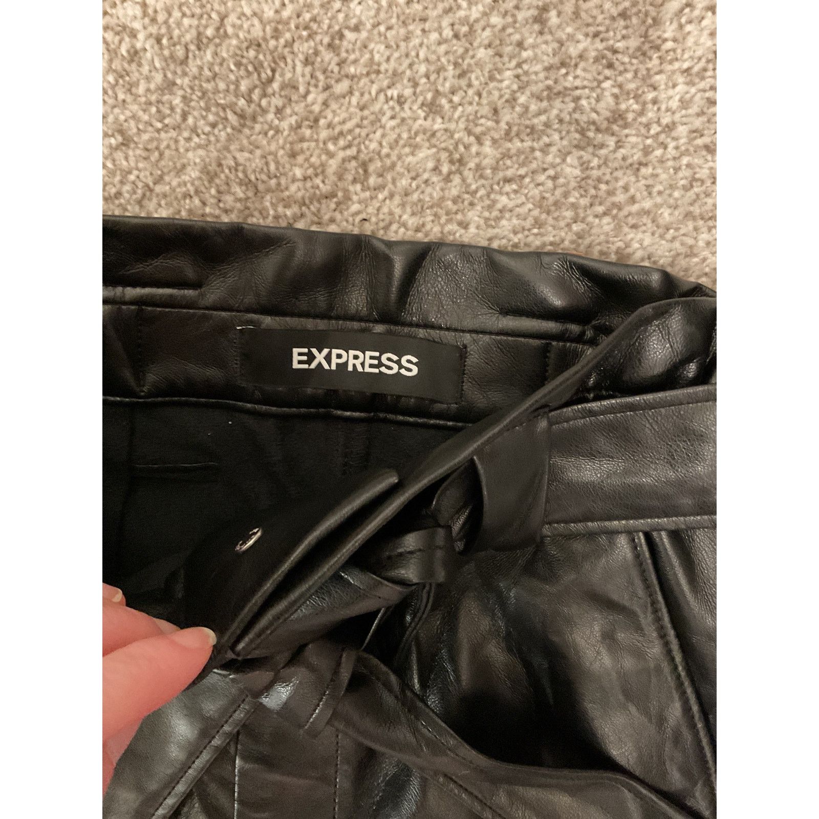 Express Express Black Faux Leather Ankle High Rise Paperbag Pants,4R Size 27" / US 4 / IT 40 - 7 Thumbnail