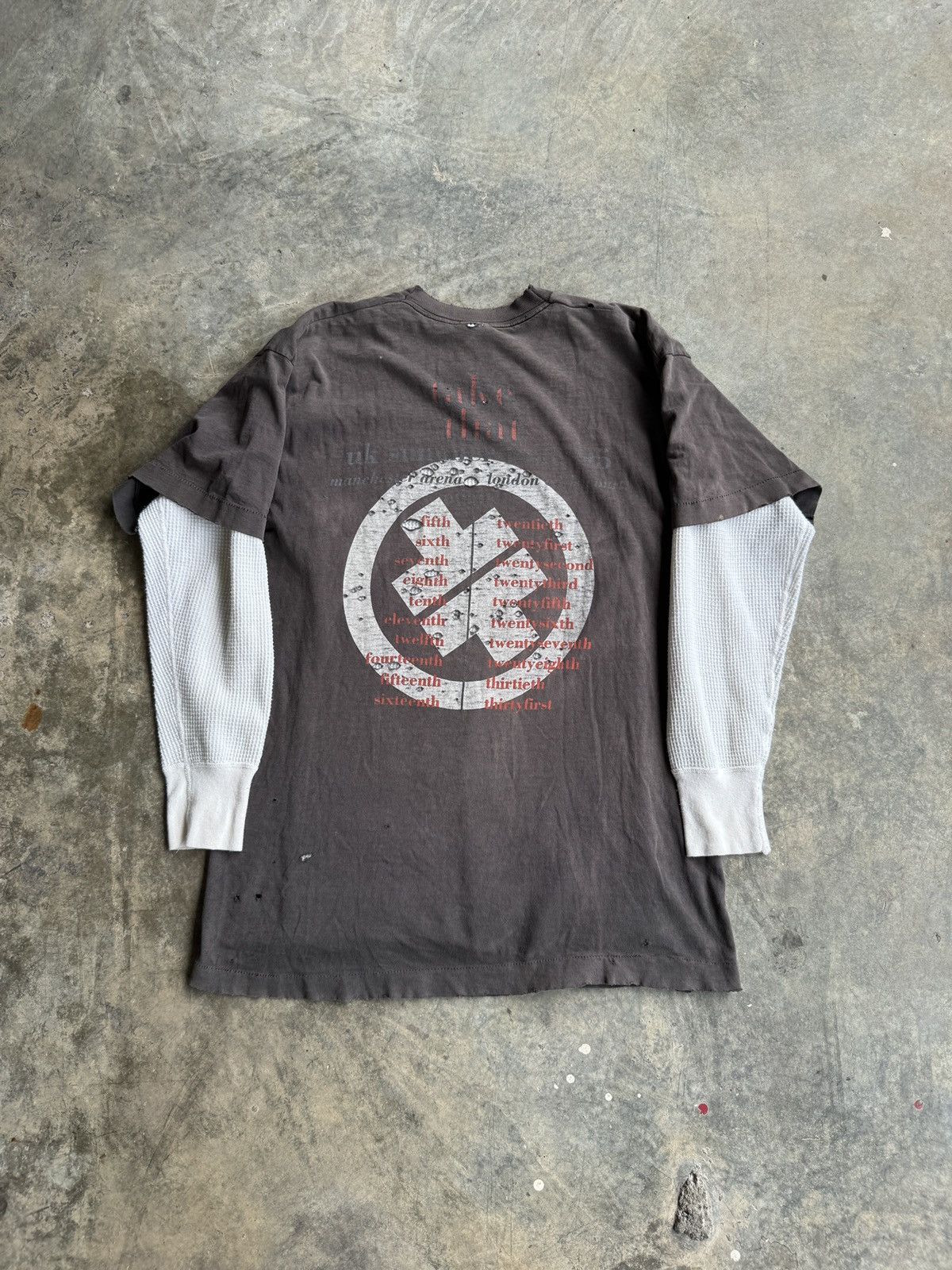 Band Tees × Vintage *RARE* 1995 VINTAGE THRASHED TAKE THAT TOUR TEE Size US M / EU 48-50 / 2 - 4 Thumbnail