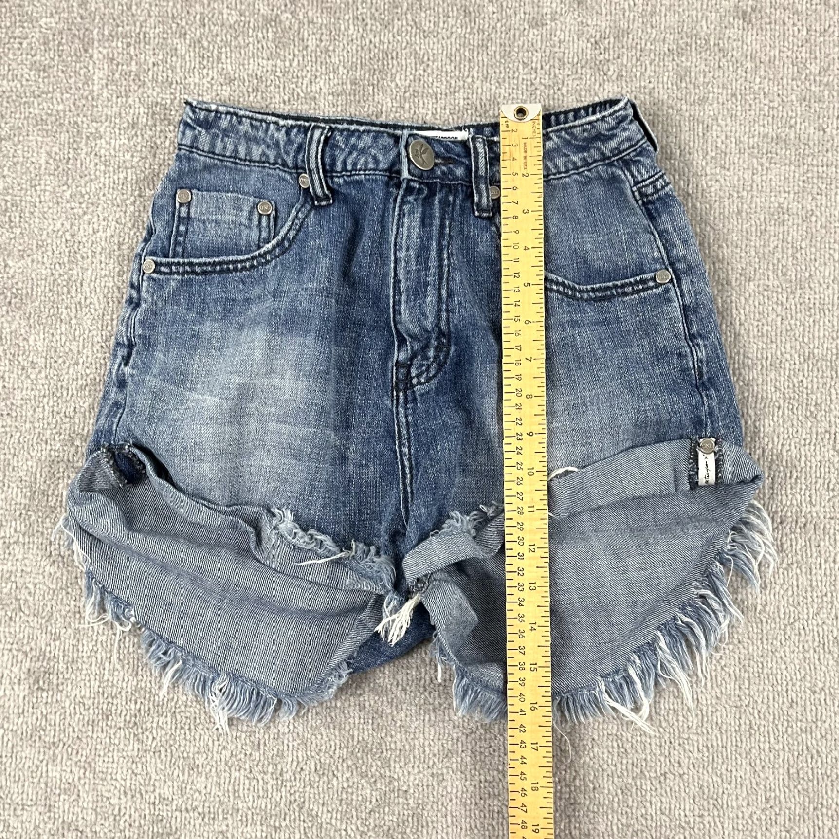 Vintage One x OneTeaspoon Bandits Jean Shorts Womens Sz 26 / 2" Blue Cuff Hem High Waist Size 26" / US 2 / IT 38 - 6 Thumbnail