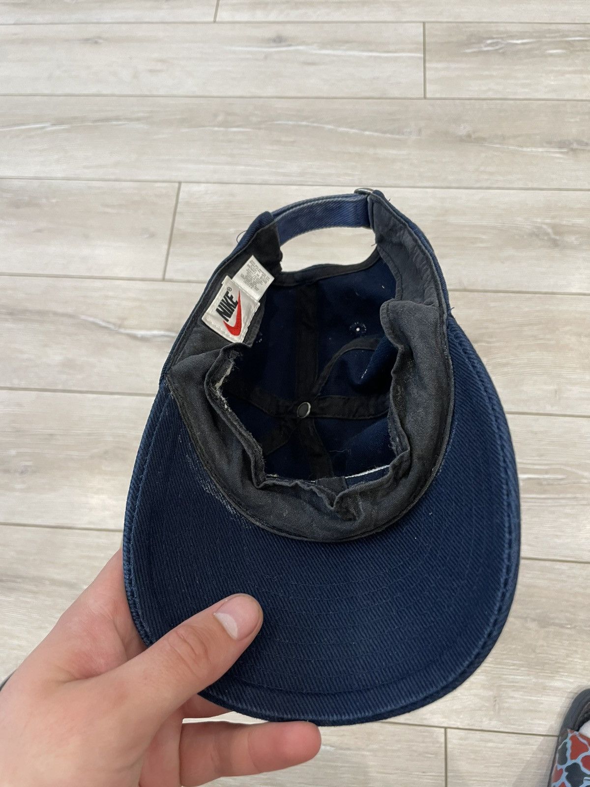 Nike Nike vintage big logo navy blue cap red tags Size ONE SIZE - 5 Thumbnail