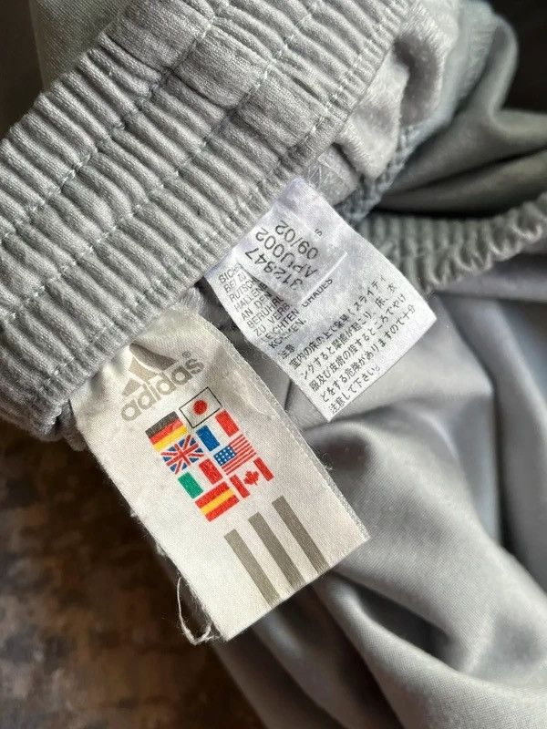 Adidas OG Adidas Track Pants Sz S Vintage 2002 Size US 29 - 13 Thumbnail