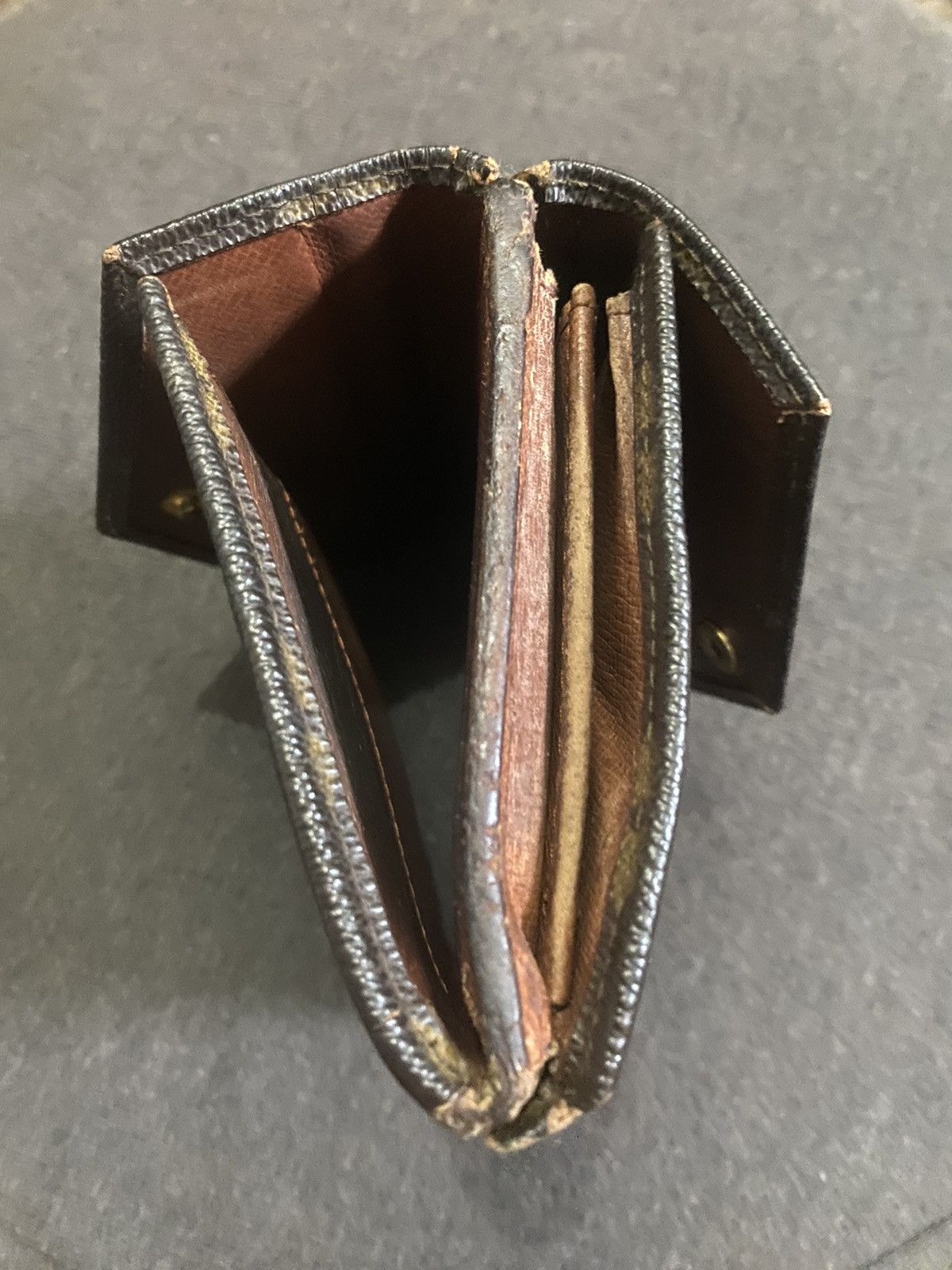 Louis Vuitton Louis Vuitton Wallet Size ONE SIZE - 8 Thumbnail