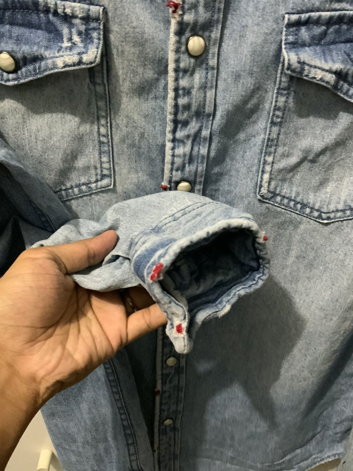 If Six Was Nine Mossimo Supply Co Distressed Denime Button Up Shirt Size US S / EU 44-46 / 1 - 11 Thumbnail