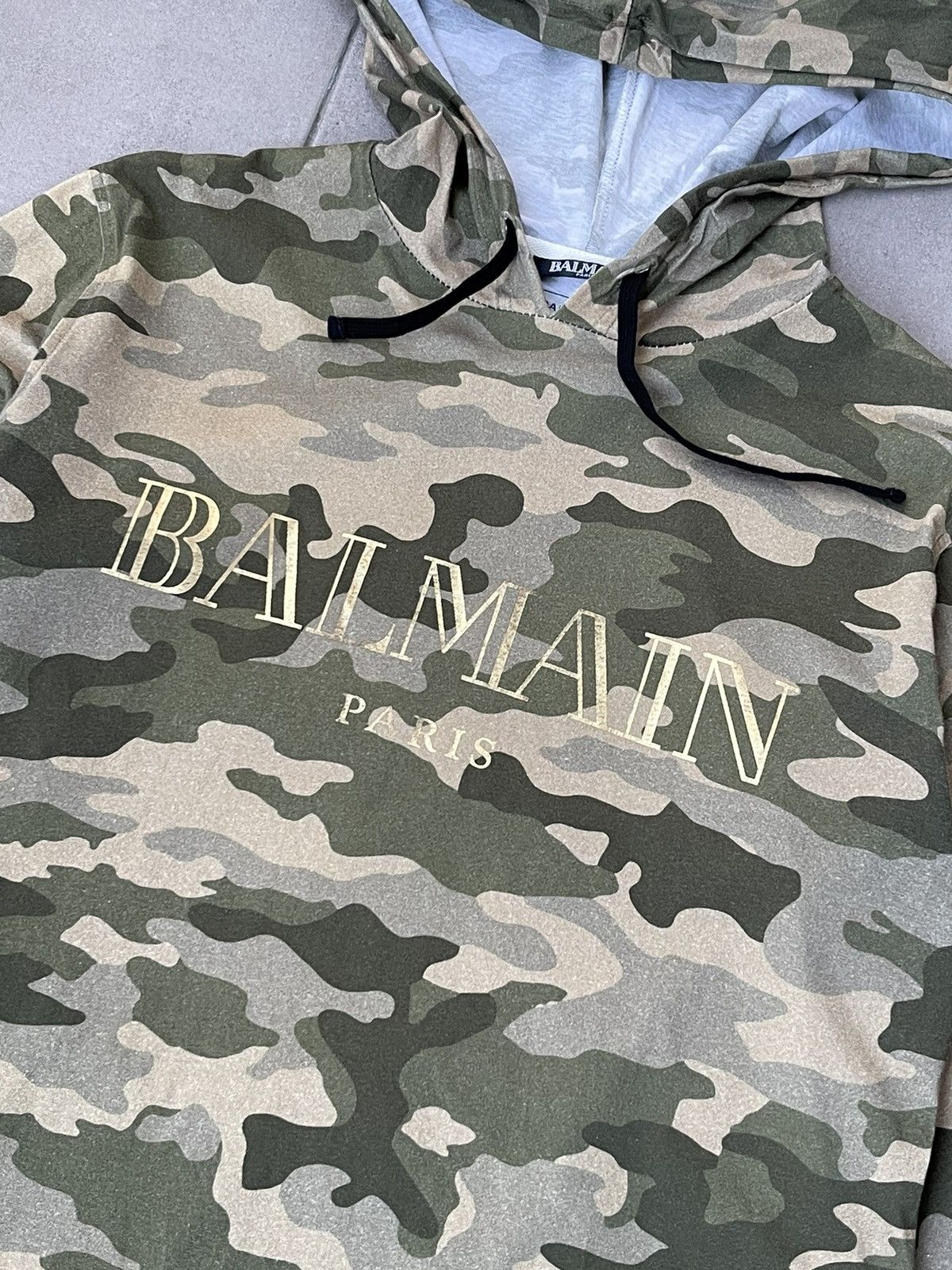 Balmain AW17 Balmain Logo Camo Print Thin Hoodie Size US S / EU 44-46 / 1 - 11 Thumbnail
