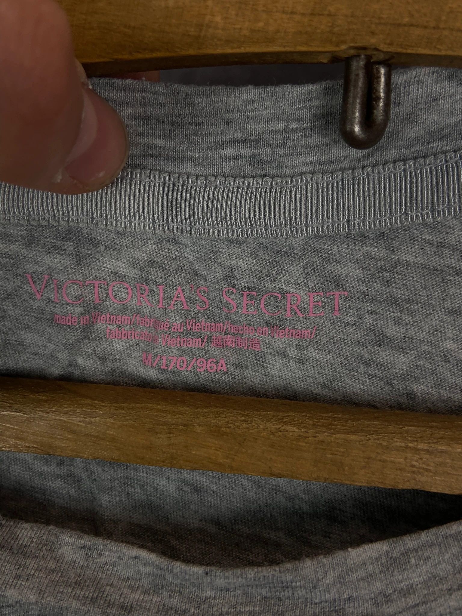 Victoria's Secret Victoria's Secret Women T-Shirt Grey Glitter Logo M Size M / US 6-8 / IT 42-44 - 2 Thumbnail