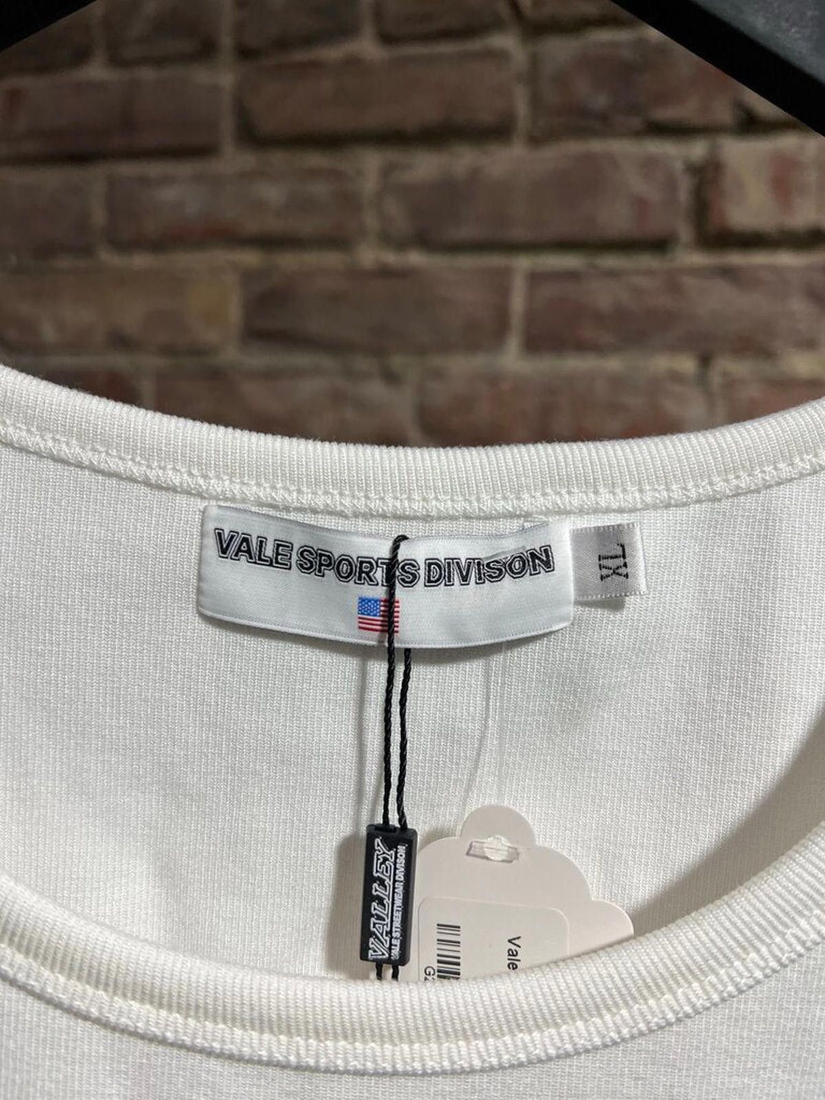 Other Vale State White Tank Sz. XL Size US XL / EU 56 / 4 - 3 Thumbnail