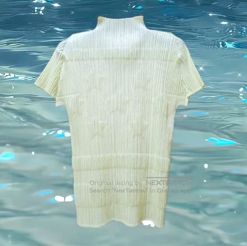 Issey Miyake Issey Miyake Embossed Star Ruched Solid Color Short-Sleeve Size L / US 10 / IT 46 - 3 Thumbnail