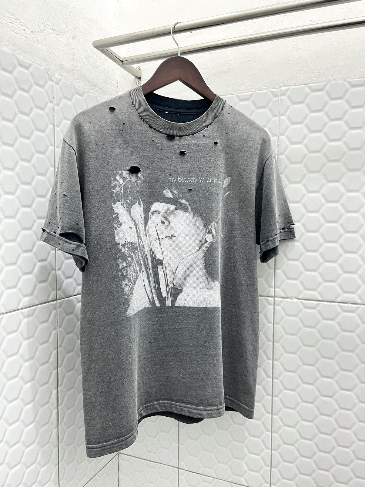 Band Tees Vintage Thrashed My Bloody Valentine Shoegaze Tee Size US M / EU 48-50 / 2 - 2 Thumbnail