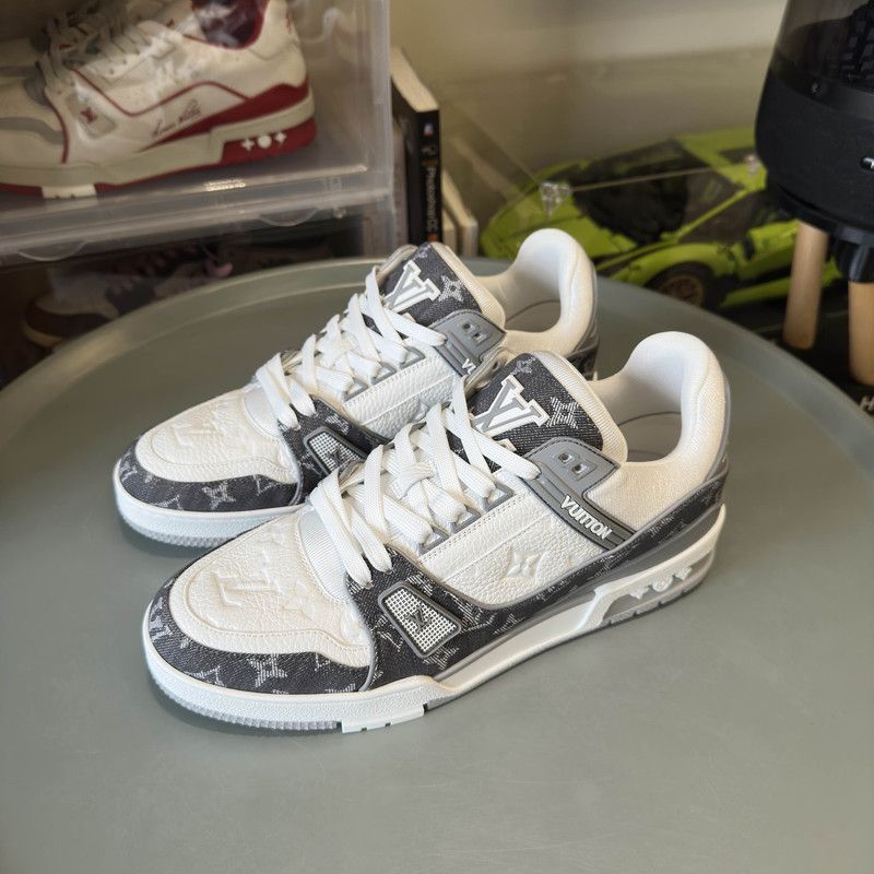 Louis Vuitton Louis Vuitton Trainer Low-top Sneakers in Gray-White 0079 Size US 8.5 / EU 41-42 - 1 Thumbnail