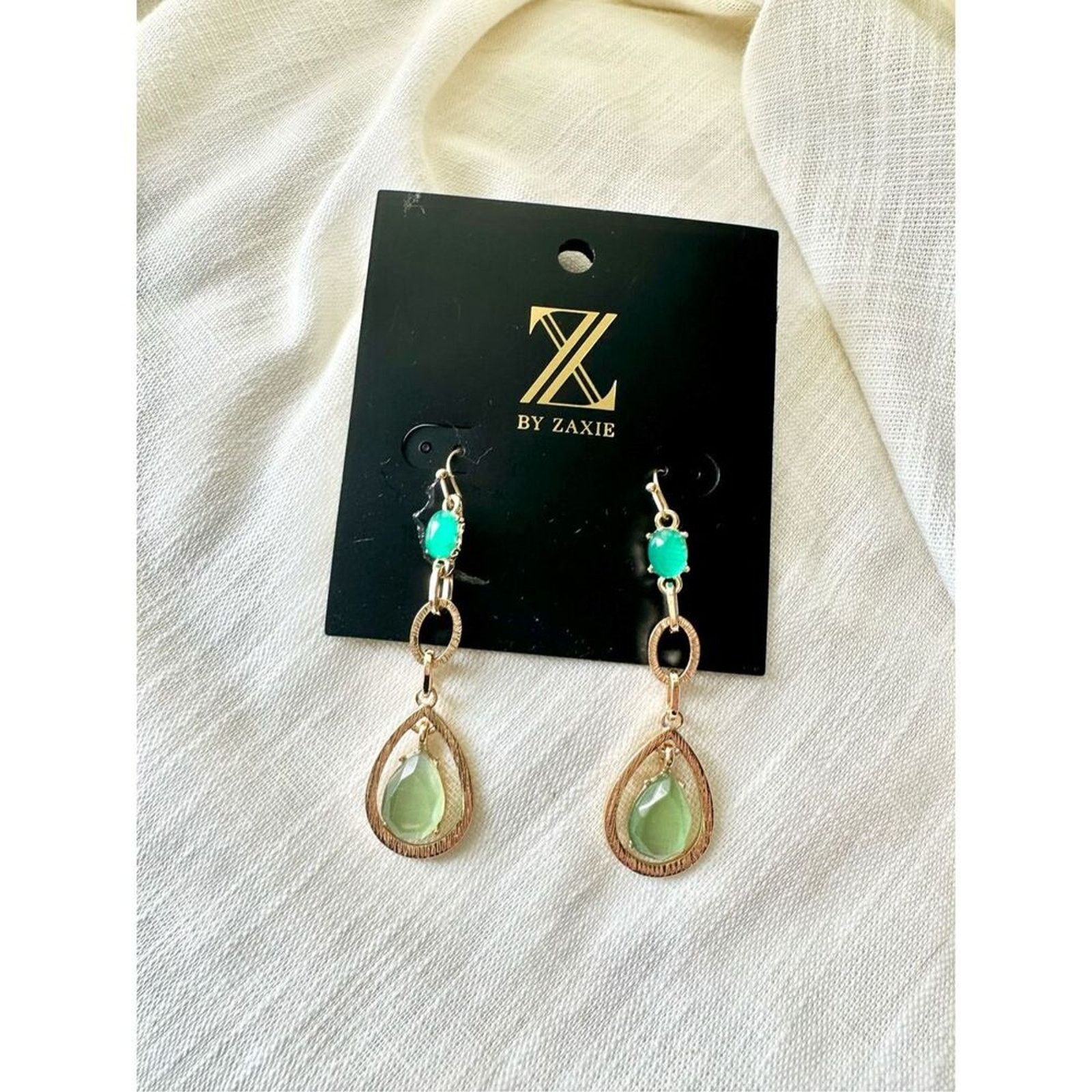 Nordstrom ZAXIE Light Green Cat Eye Tear Drop Dangle Earrings Size ONE SIZE - 2 Thumbnail