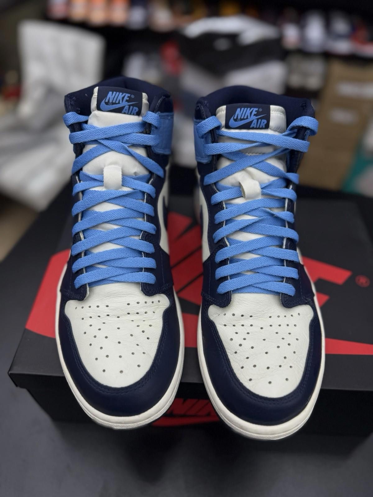 Jordan Brand Size 11 - Jordan 1 Retro OG High Obsidian UNC 2019 Size US 11 / EU 44 - 7 Thumbnail