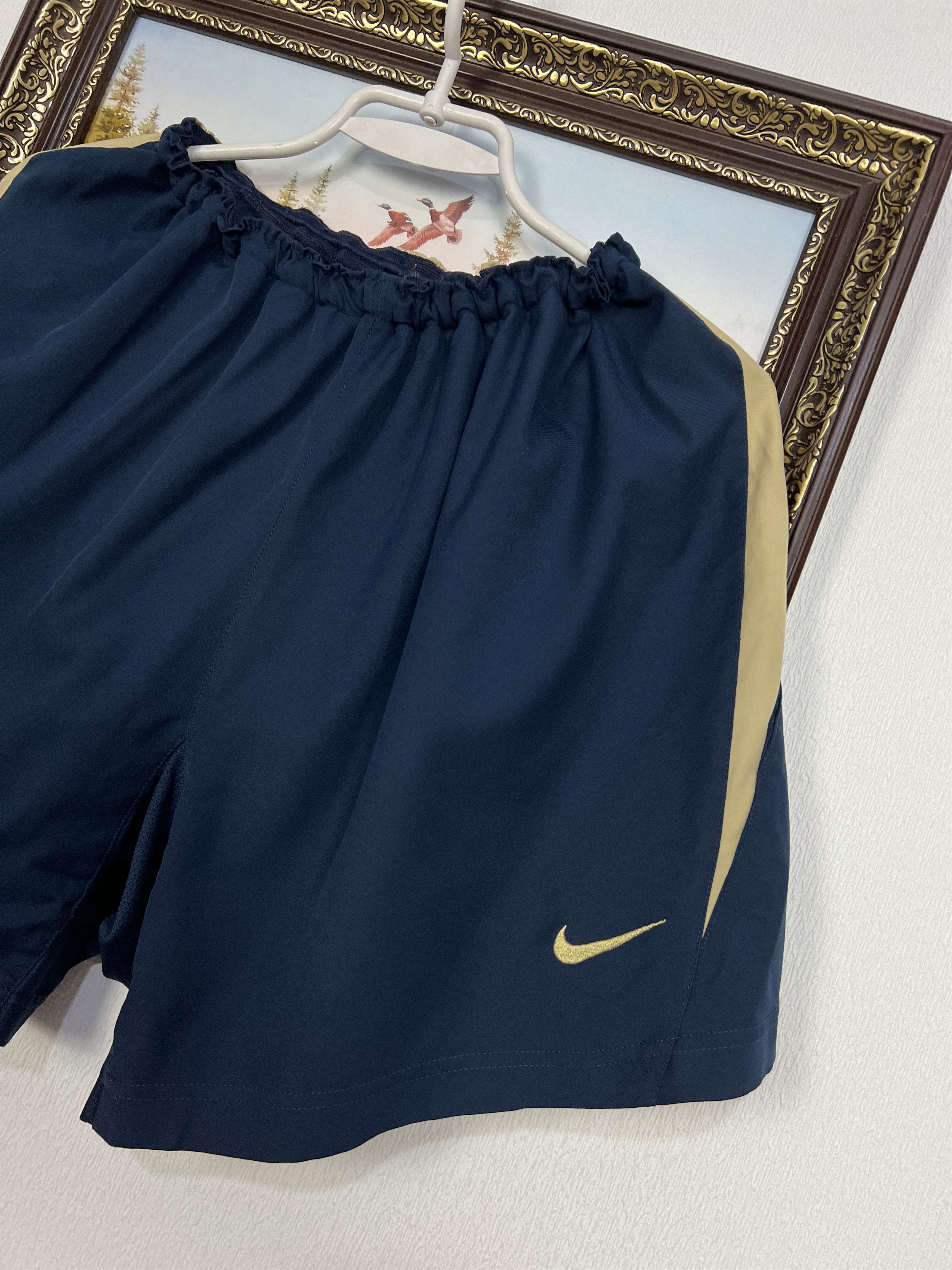 Nike Vintage 1860 Munich Football Shorts Soccer Athletic Rare Size US 32 / EU 48 - 2 Thumbnail