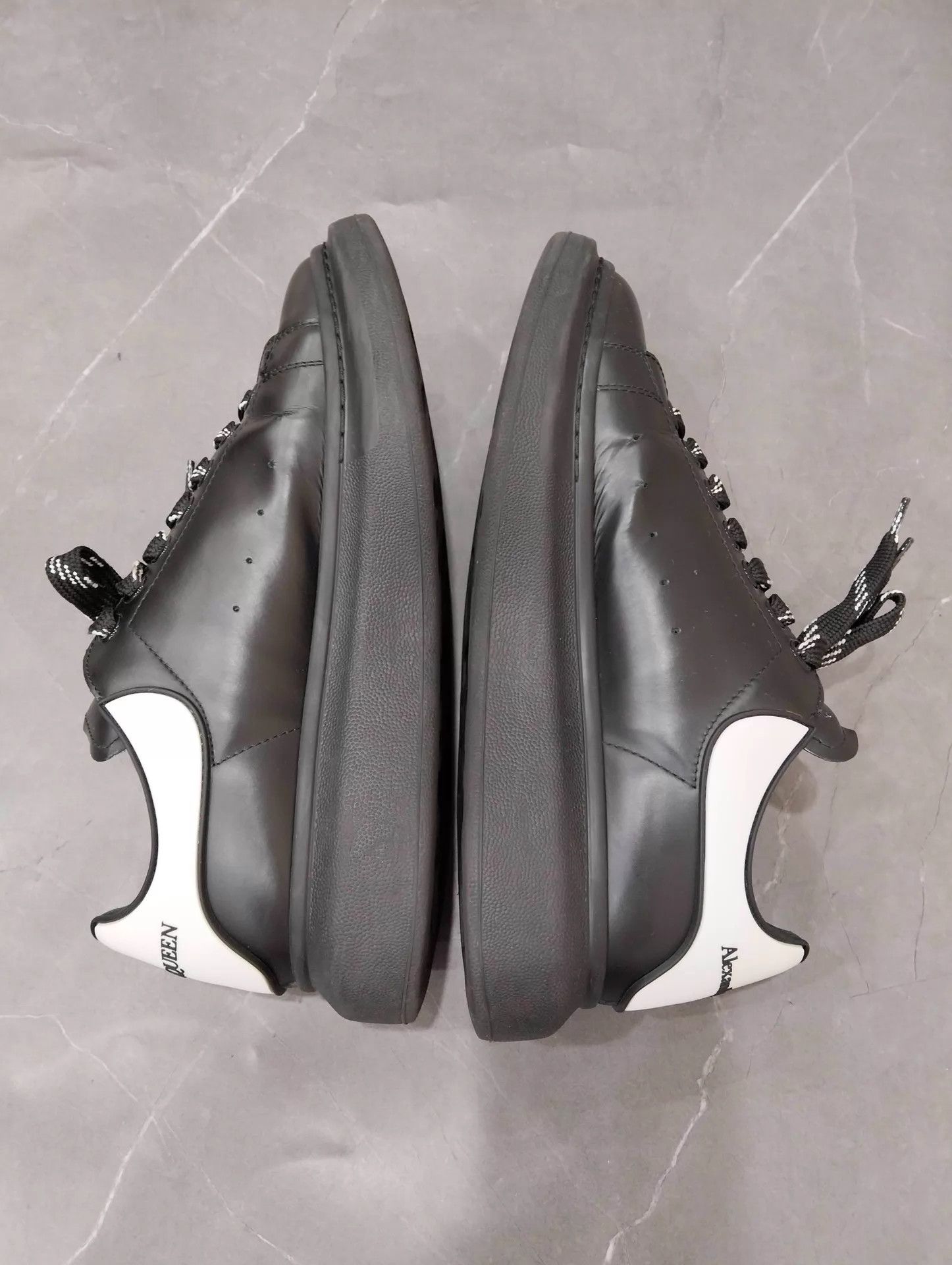 Alexander McQueen Alexander McQueen Black Sneaker 41 Size US 8 / EU 41 - 2 Thumbnail