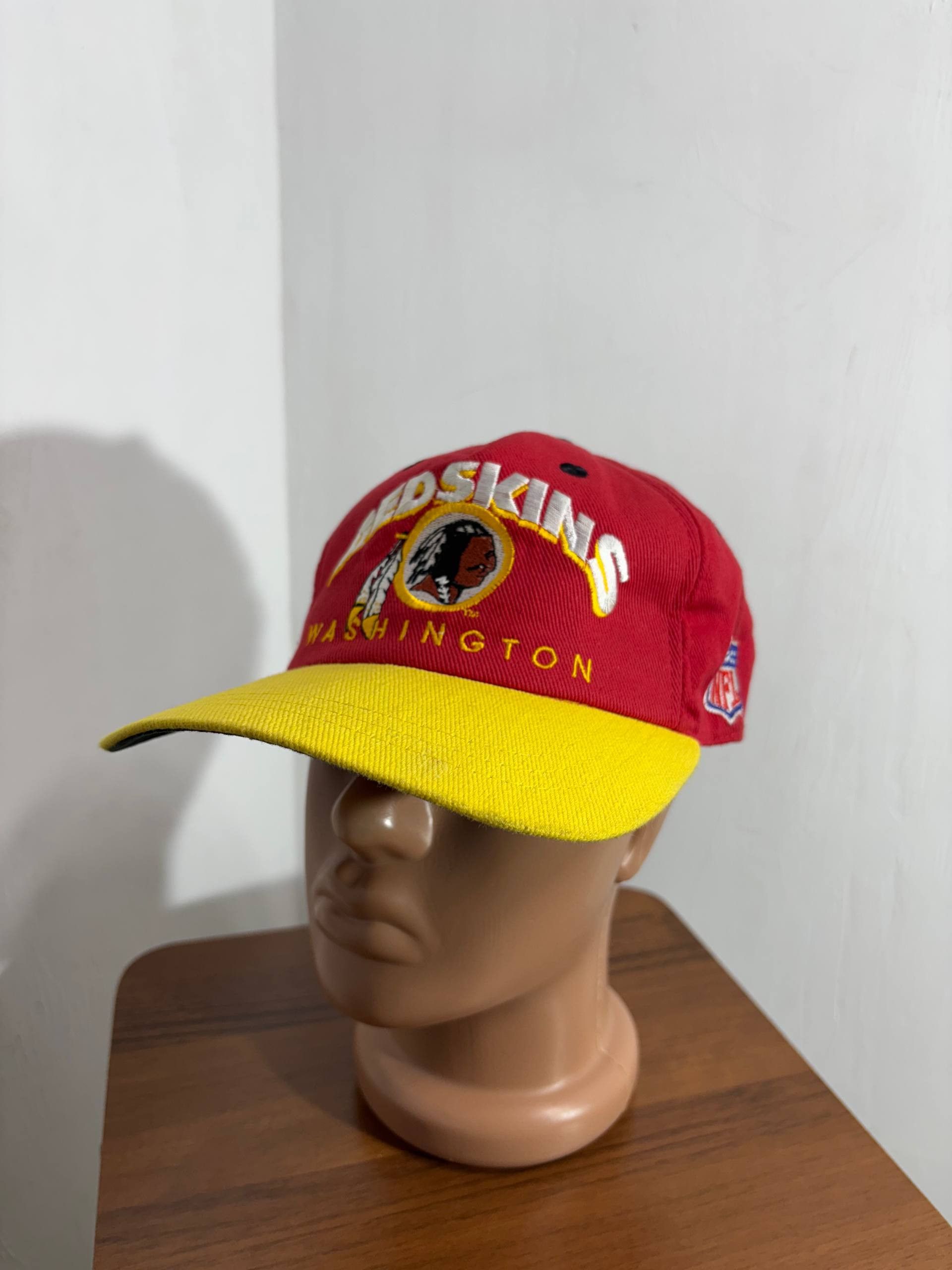Vintage VINTAGE 90s NFL Washington Redskins Red Yellow Snapback Cap Size ONE SIZE - 1 Thumbnail